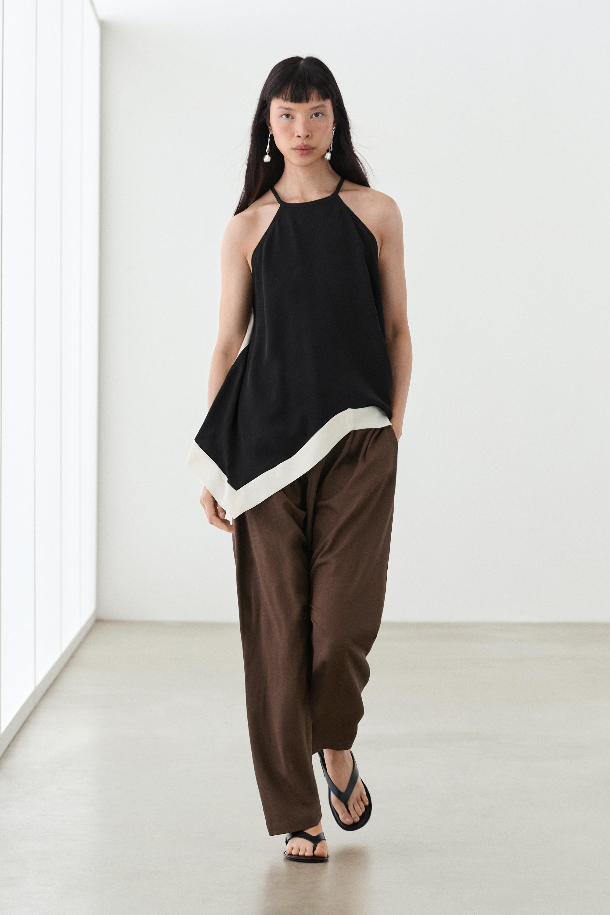 Langes Neckholder-Top mit Kontrast | Massimo Dutti DE