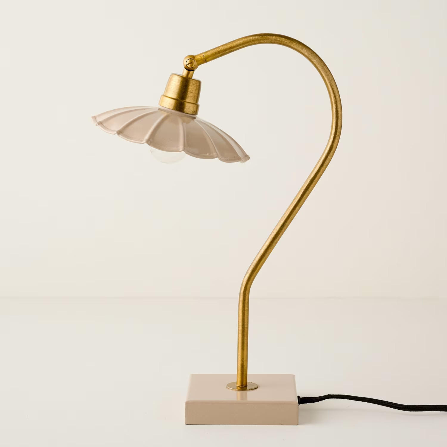 Lulu Enamel Petal Lamp | Magnolia