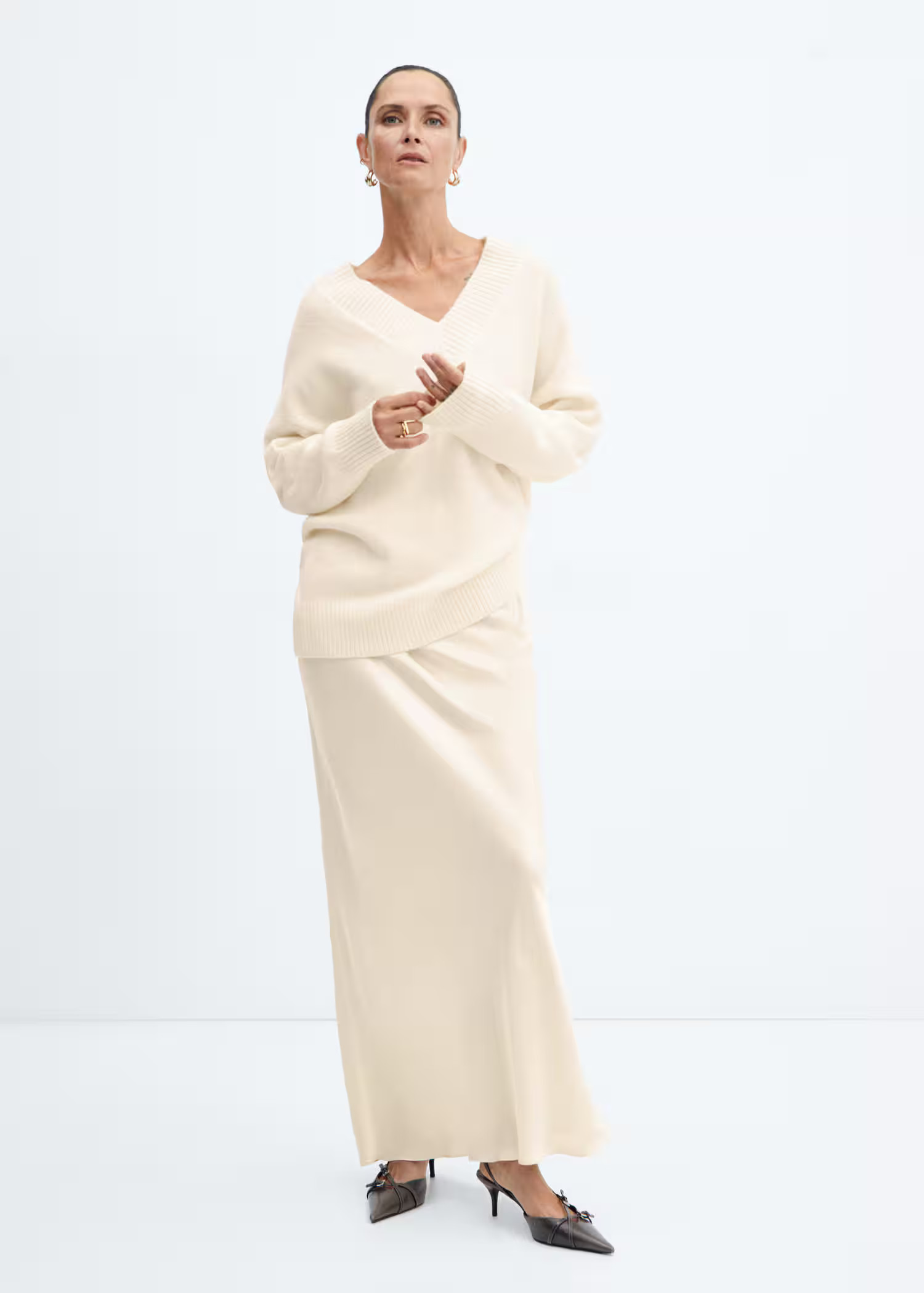 Oversized v-neck sweater -  Women | Mango USA | MANGO (US)