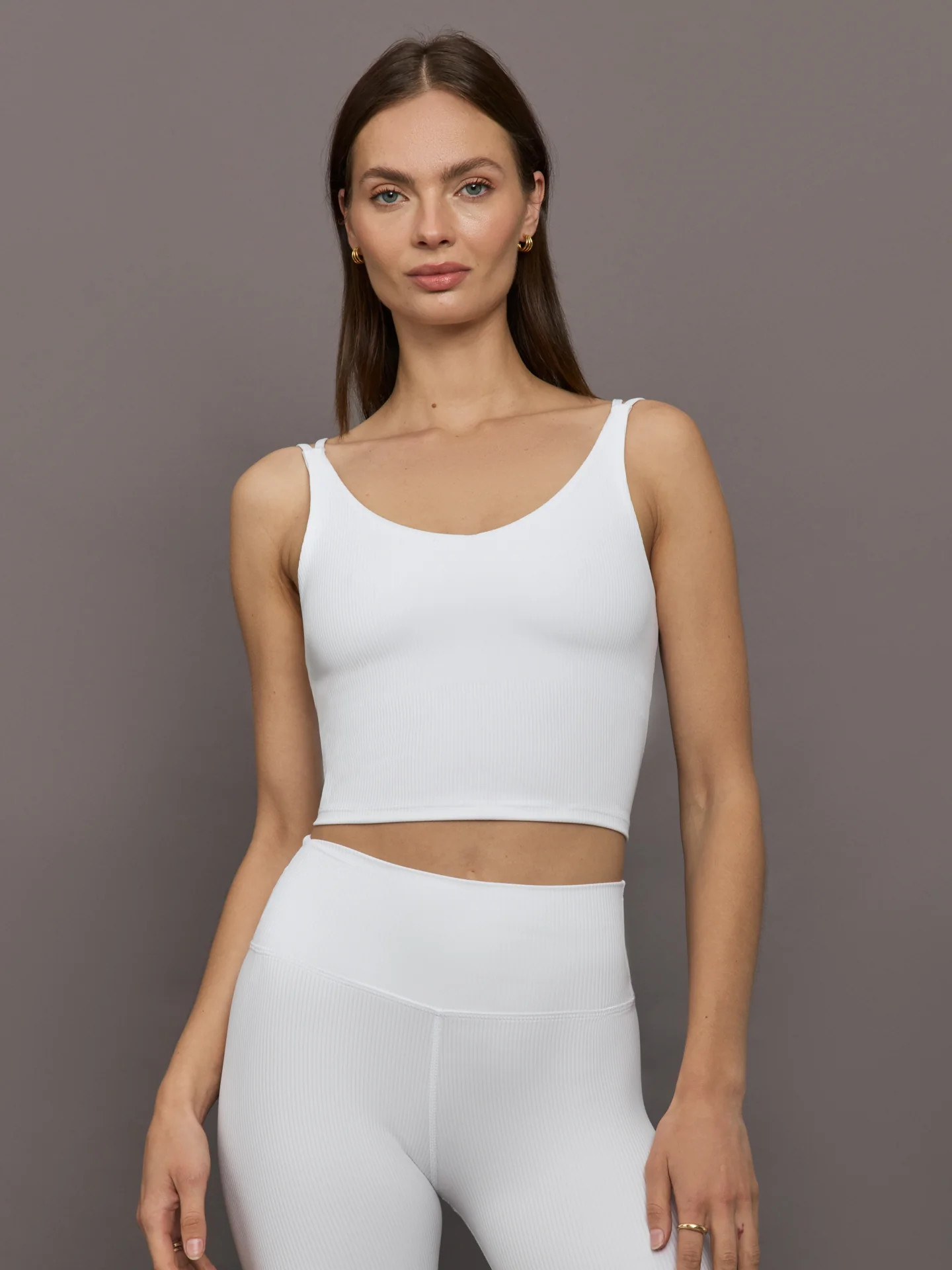V-Neck Tank in Ribbed Melt - White | Carbon38