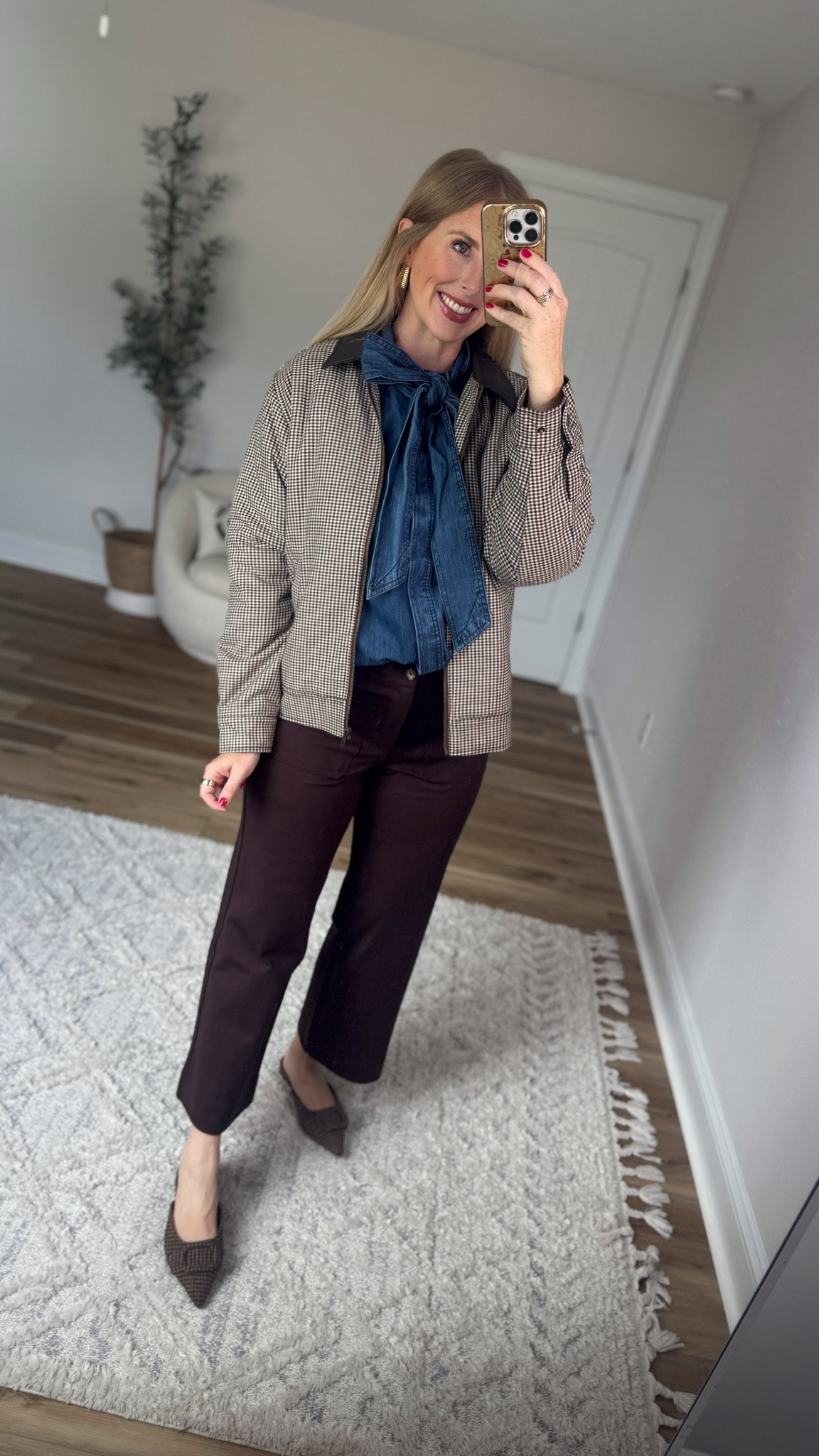 Weekend Walmart Wins try on
Chore jacket- medium 
Denim neck tie top- small
Brown patch pocket ponte pants- 6

#LTKootd