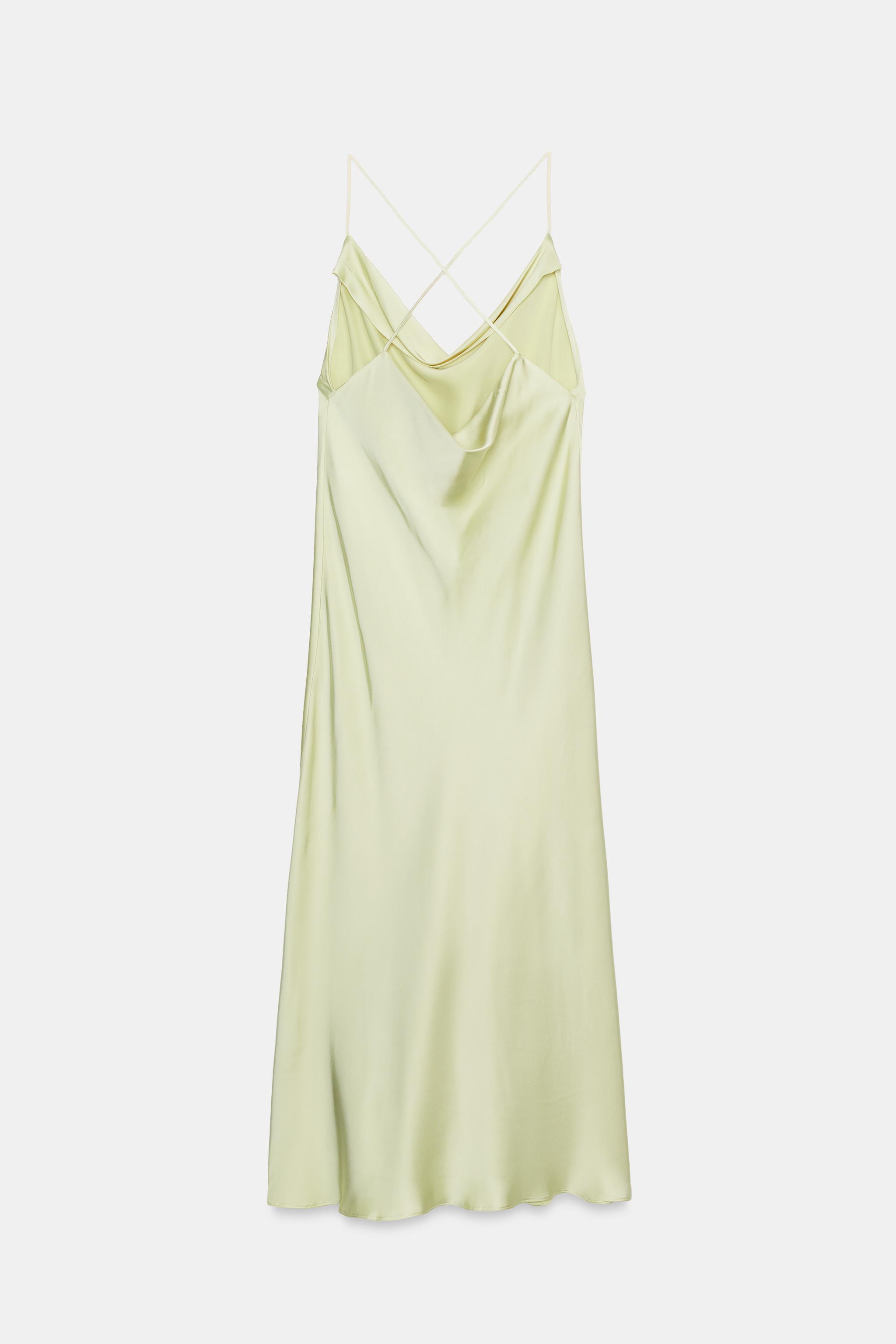 Gr\u00f6\u00dfe des Models: 178 cmZARA WOMAN COLLECTIONKleid aus Viskose. Wasserfallausschnitt un... | Zara DE