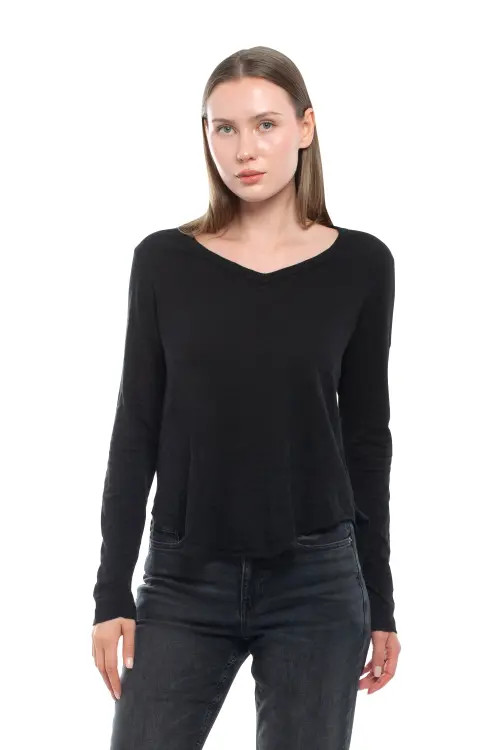 WILT Clothing Long Sleeve V-Neck With Raw Hem Shirttail in Black at Nordstrom, Size Large | Nordstrom