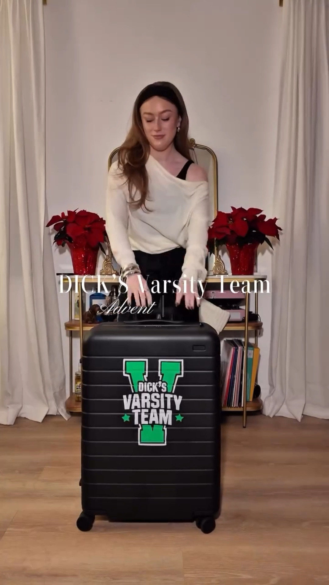 Day 4 - DICK’S Varsity Team Advent Calendar…now I just need somewhere sunny to take this 😎☀️

@dagnedover Remi Sunglasses Case 
#DICKSGiftedMe