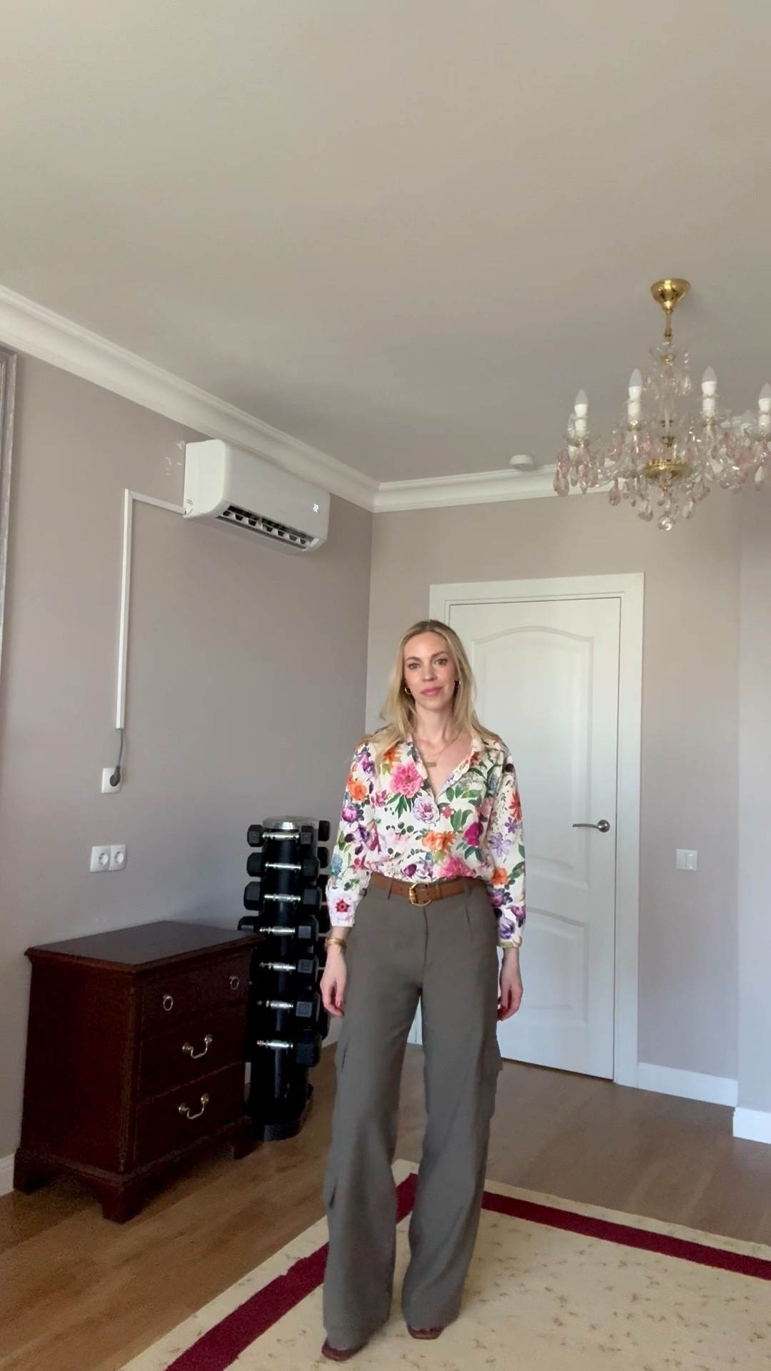 Summer workwear, business casual workwear, @Zara floral print shirt, cargo wide leg trousers, style over 40

#LTKWorkwear #LTKOver40 #LTKSeasonal
