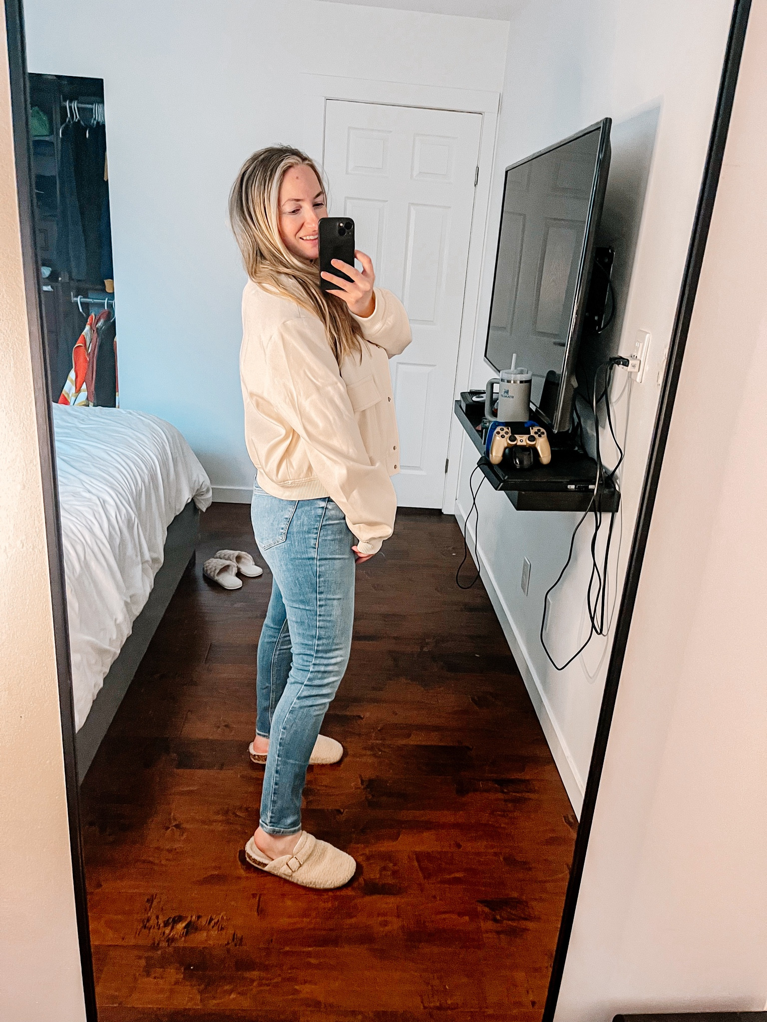 Spring style, spring outfit, spring jacket, bomber jacket, skinny jeans, old navy jeans, Birkenstock dupe

#LTKstyletip #LTKSeasonal #LTKshoecrush