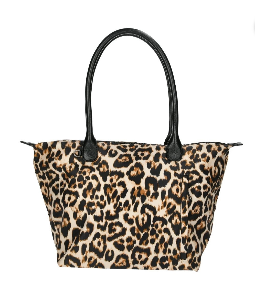 I love my bag. I can fit my laptop and everything I need. 
Perfect for travel days. 

These are marked down to $12

#WalmartPartner #ThanksWalmart #thevaleriecummins #shopwalmart #walmartcreator #latinacontentcreator #ltklatina