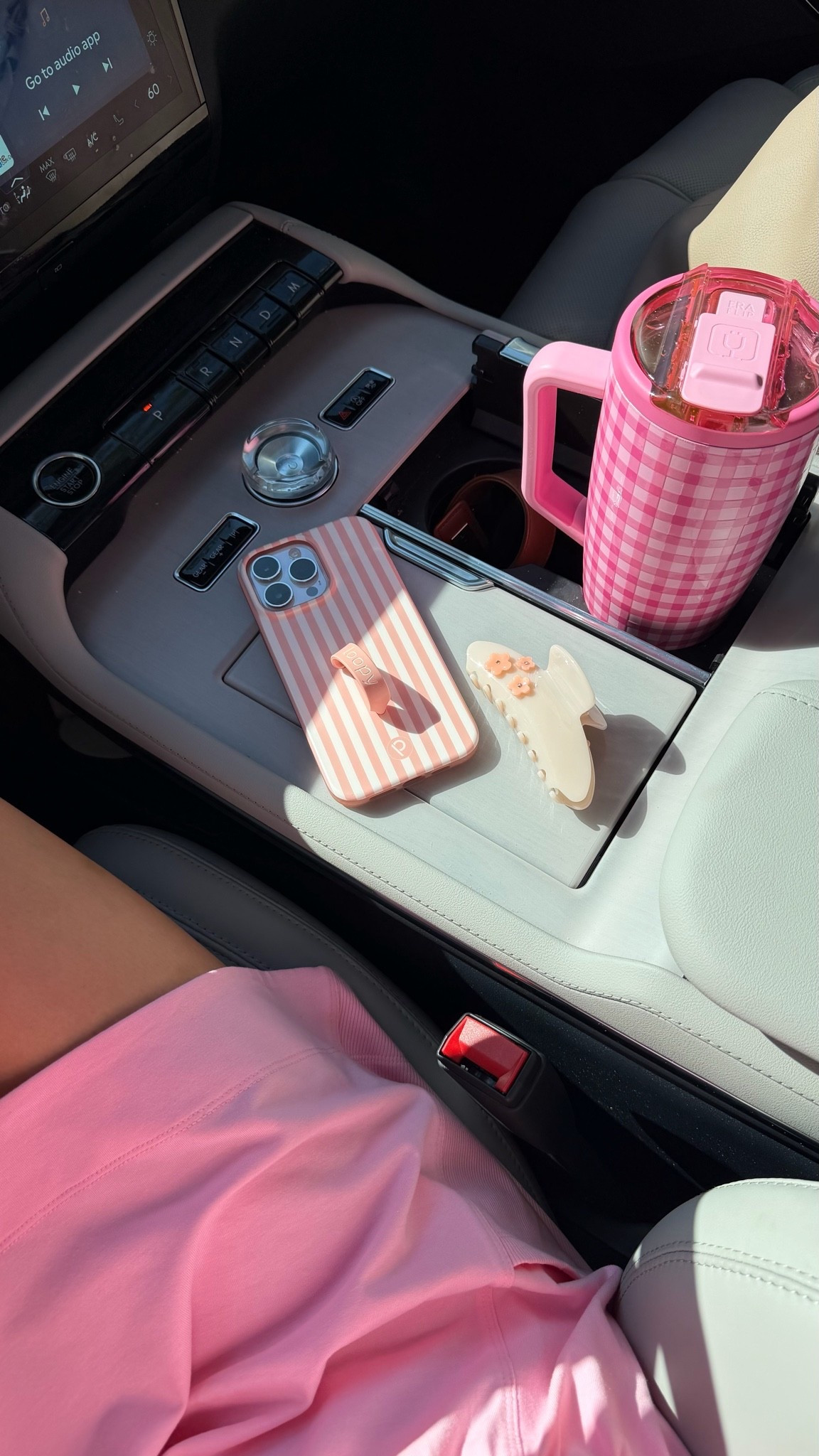 Pink obsessed!! LOVE the new Brumate era flip!!

#LTKootd #LTKmomlife #LTKSeasonal