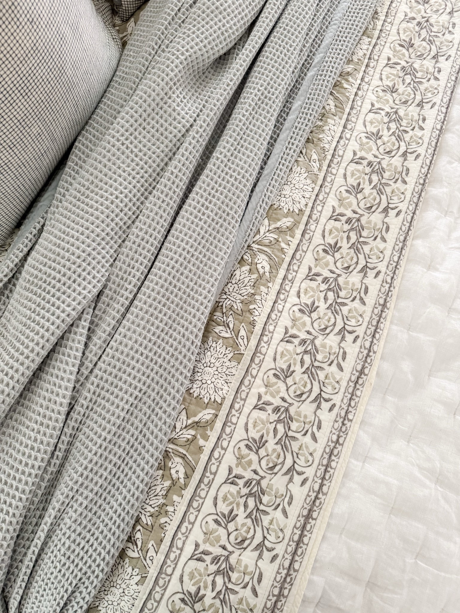 A simple and cozy bedroom design that always feels welcoming 🤍 I’m always switching up our bedding to make things feel fresh and exciting. This was one of your favorite looks! Linking all my finds here, including our area rug, woven bench, dresser, bedding, and more!

#LTKHome