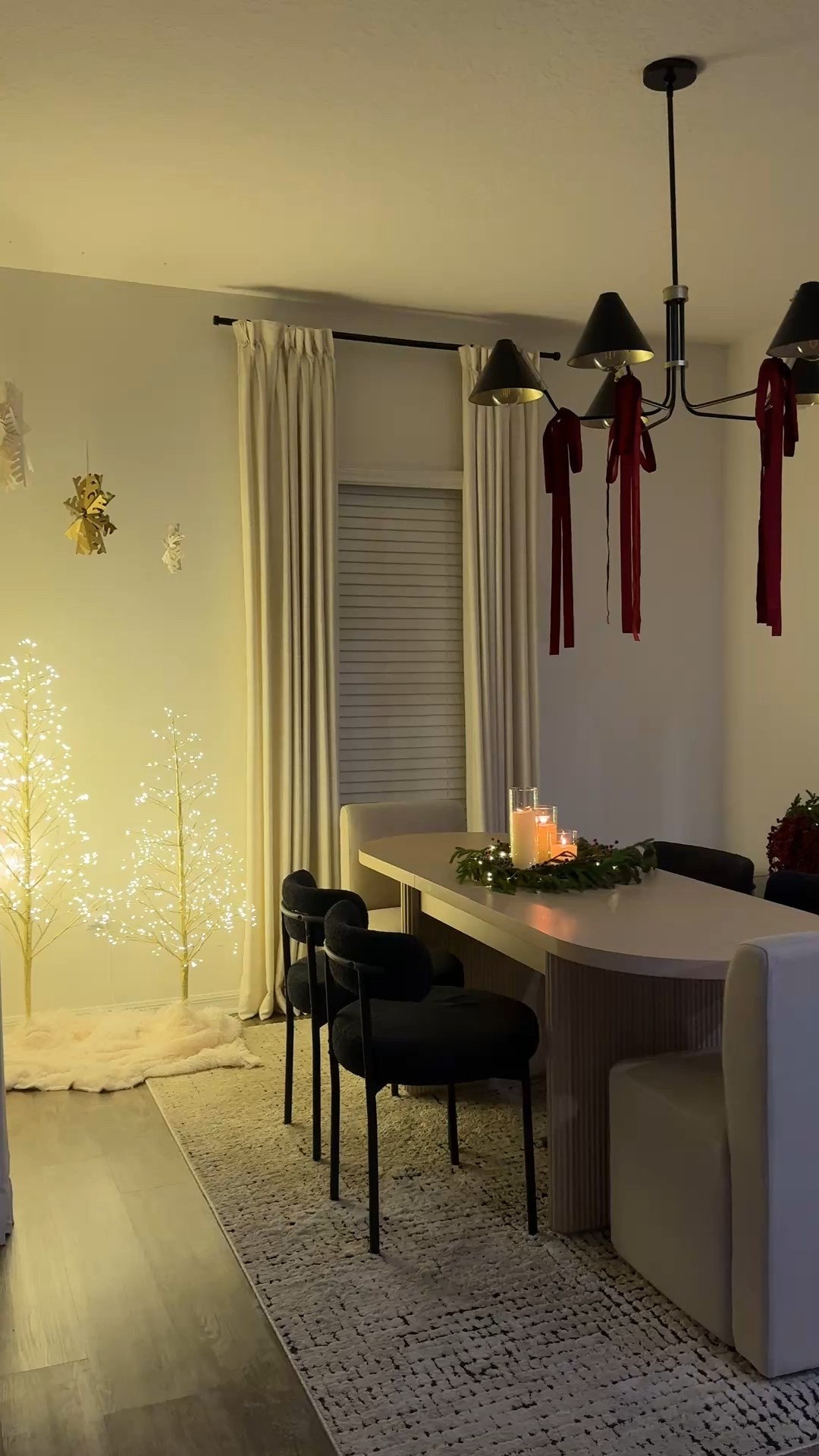 Holiday Dining table 

#LTKSeasonal