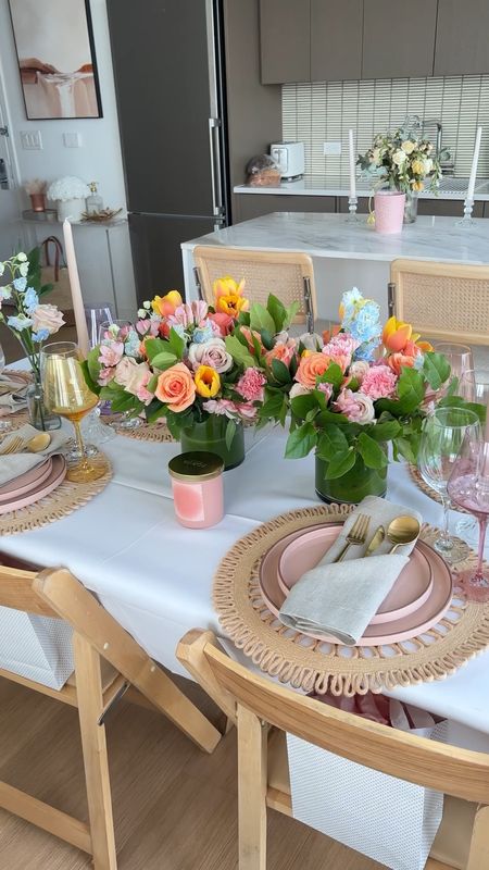 Hosted an end of summer dinner party! #dinnerparty #tablescape 