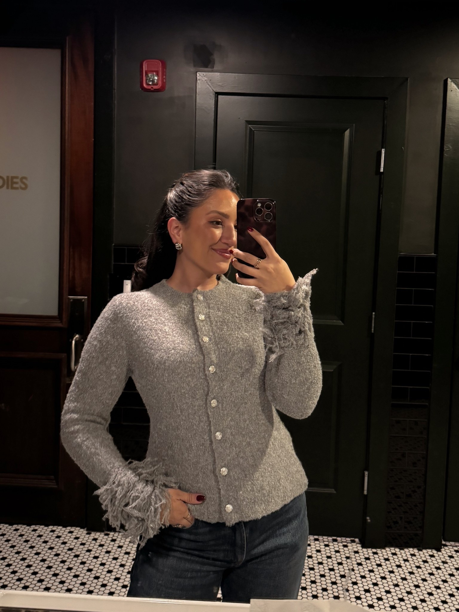 What I wore to a Christmas dinner! 

Sweater- size small
Jeans- 28

#LTKootd #LTKFindsUnder100 #LTKHoliday