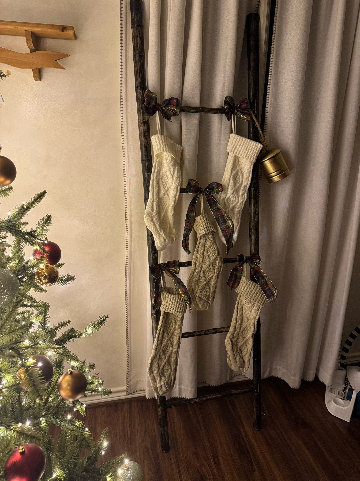 6 pack of Christmas stocking for under $30! 

#LTKHoliday #LTKFindsUnder50 #LTKSeasonal