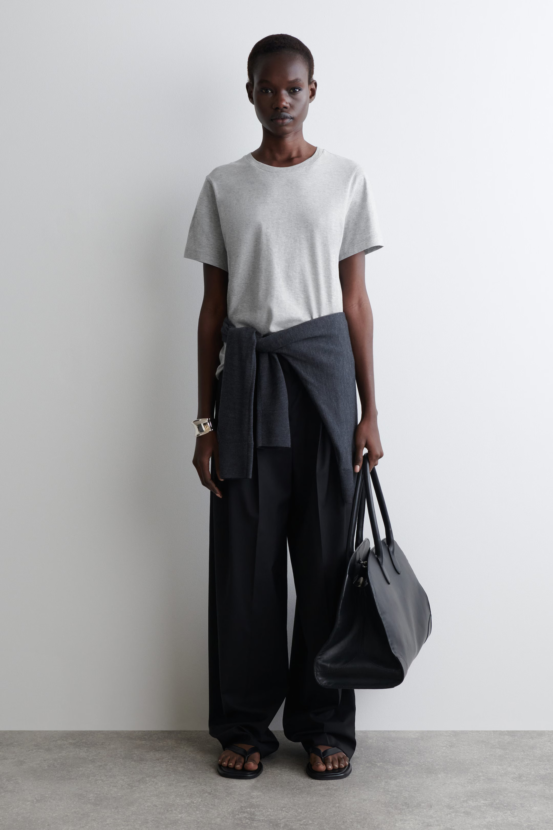 T-SHIRT AUS BAUMWOLLE MIT RUNDHALSAUSSCHNITT - GRAU MELIERT | COS | COS (EU)