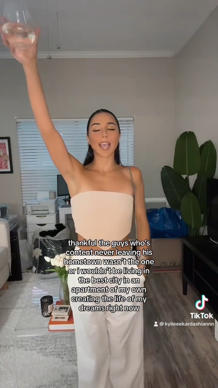 My latest obsession are these linen pants that you can dress up or down from Abercrombie.. so comfortable and on sale now!

#LTKstyletip #LTKSeasonal #LTKsalealert