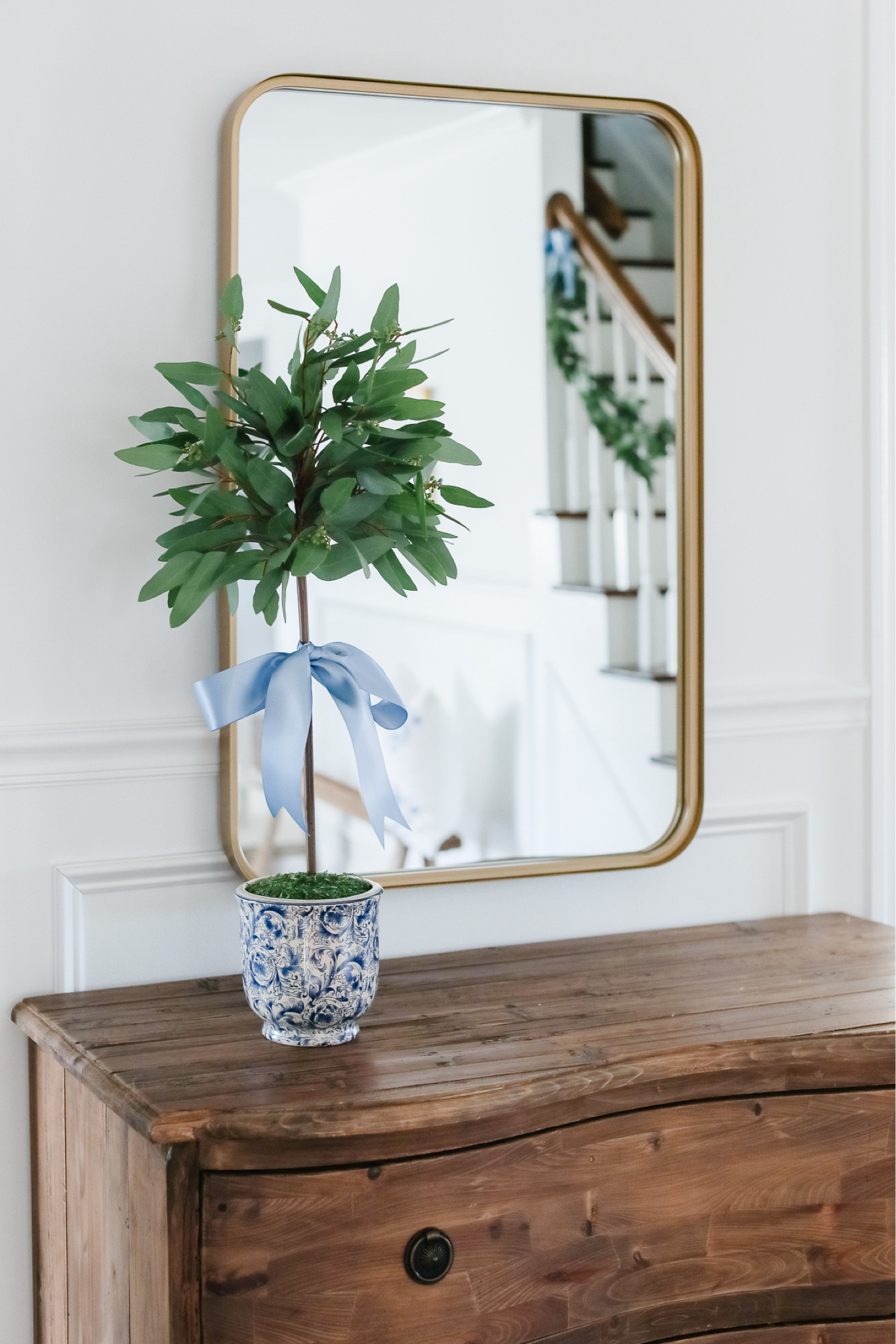 Simple holiday decor inspiration 

#LTKHoliday #LTKSeasonal #LTKHome