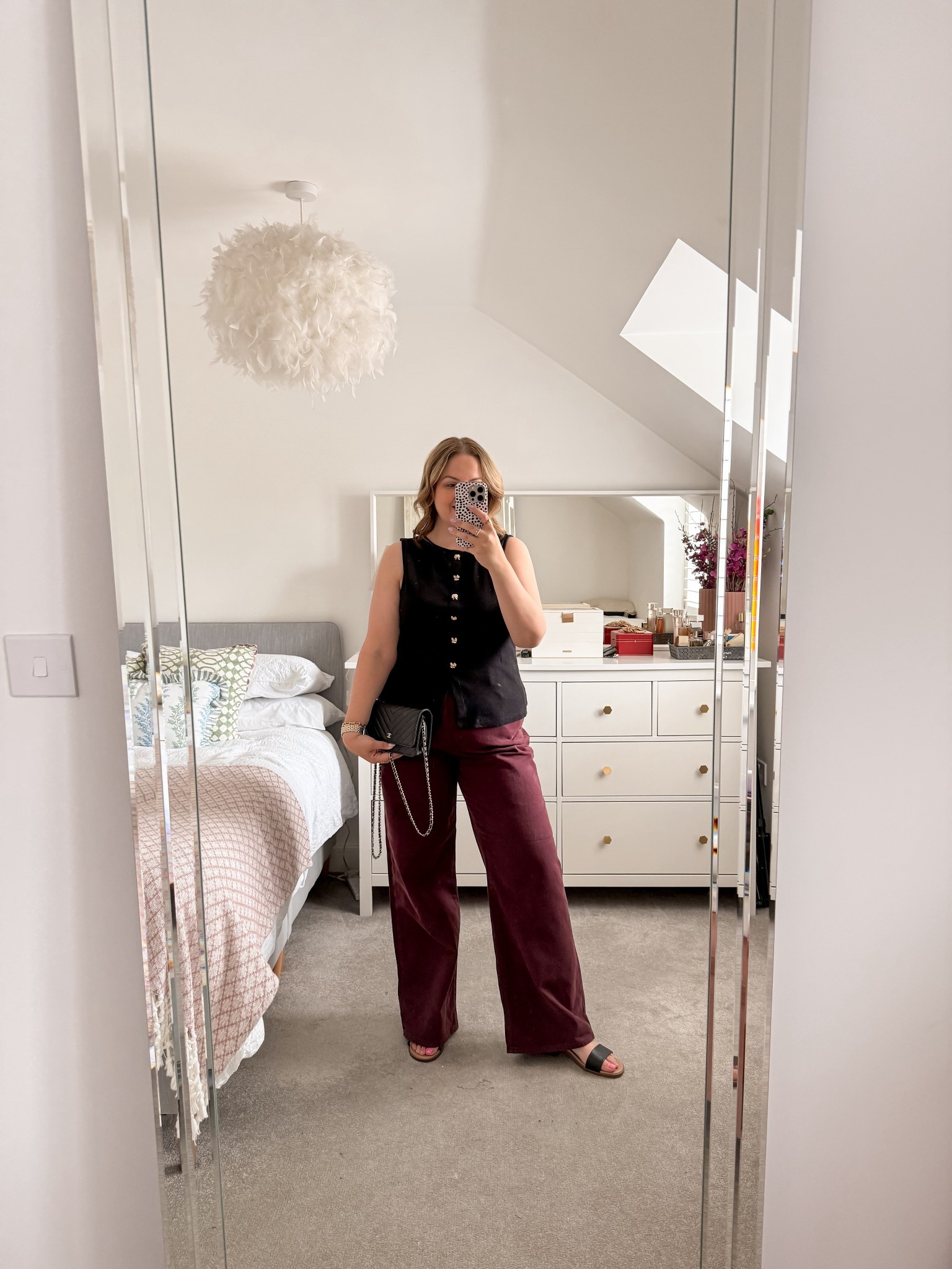 Perfect hot weather work outfit

I’m wearing a size 16 in both the top and jeans 

#LTKsummer #LTKmidsize #LTKuk