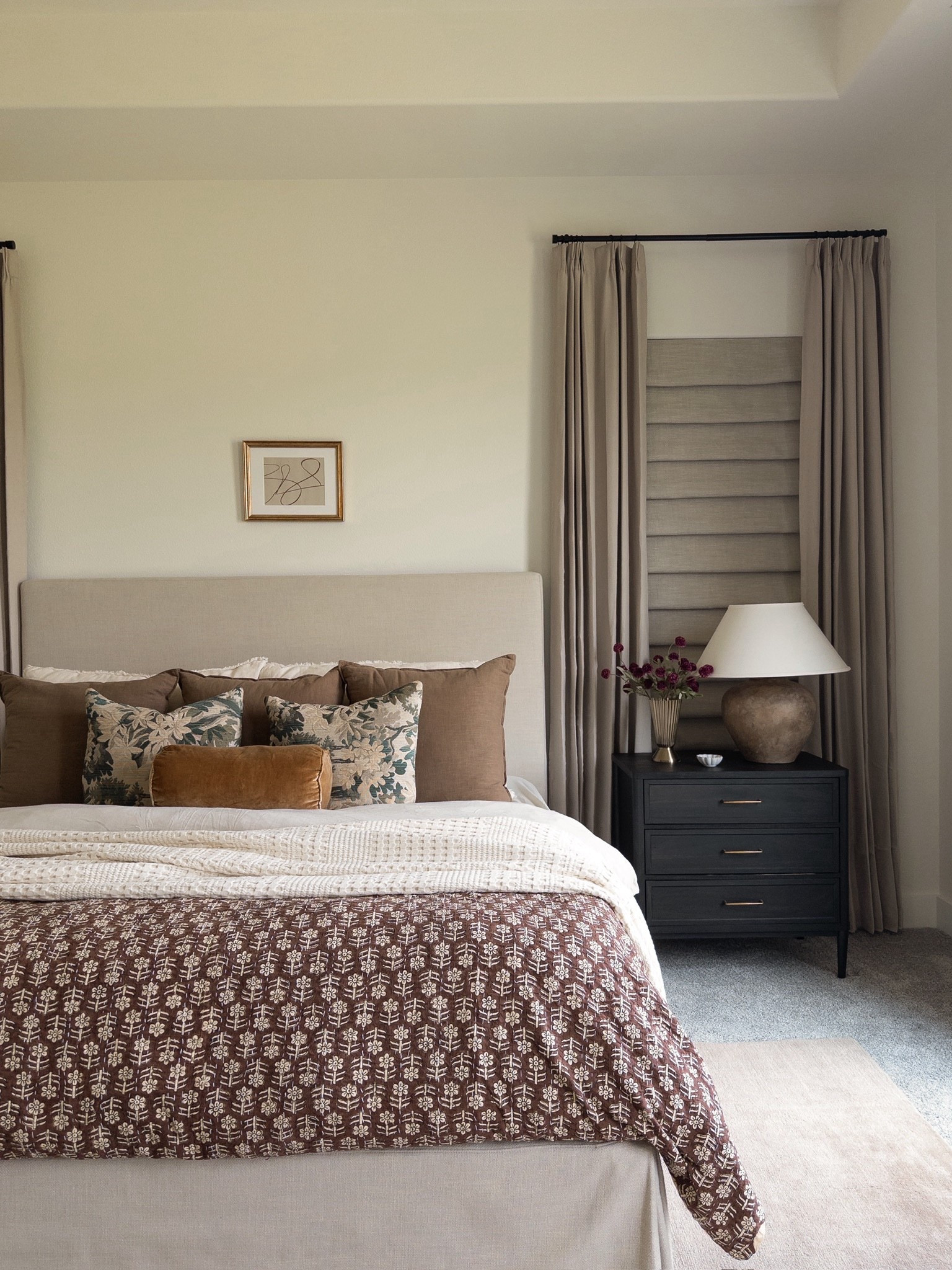 Happy Monday! 

fall bedroom, seasonal home decor, fall master bedroom, fall primary bedroom, seasonal home finds

#LTKSeasonal #LTKStyleTip #LTKHome