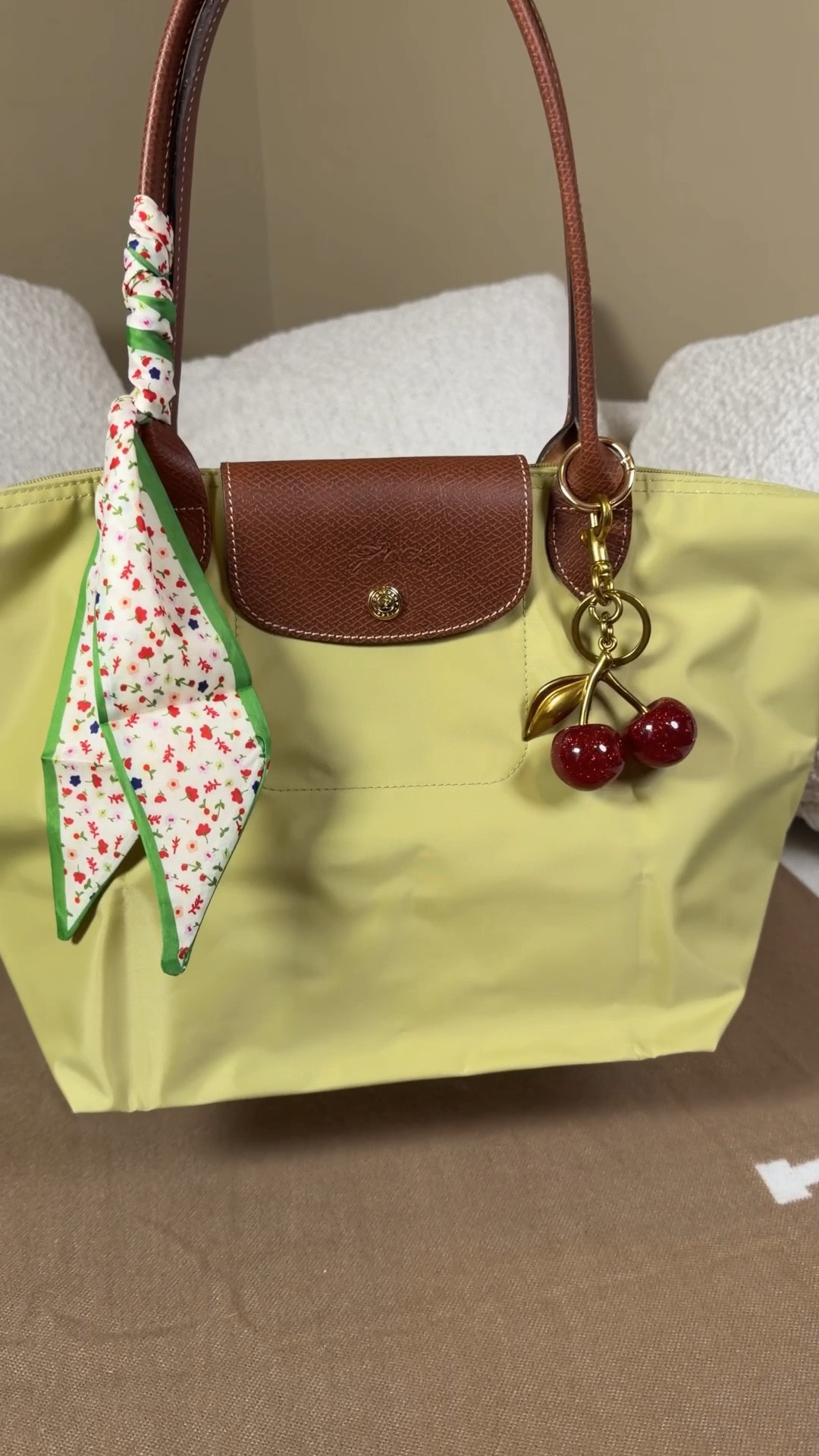 New Longchamp color for spring 💚🌸 

Longchamp original Le Pliage medium shoulder bag in the color pistachio

Cherry bag charm

Floral Twilly

#LTKSeasonal
