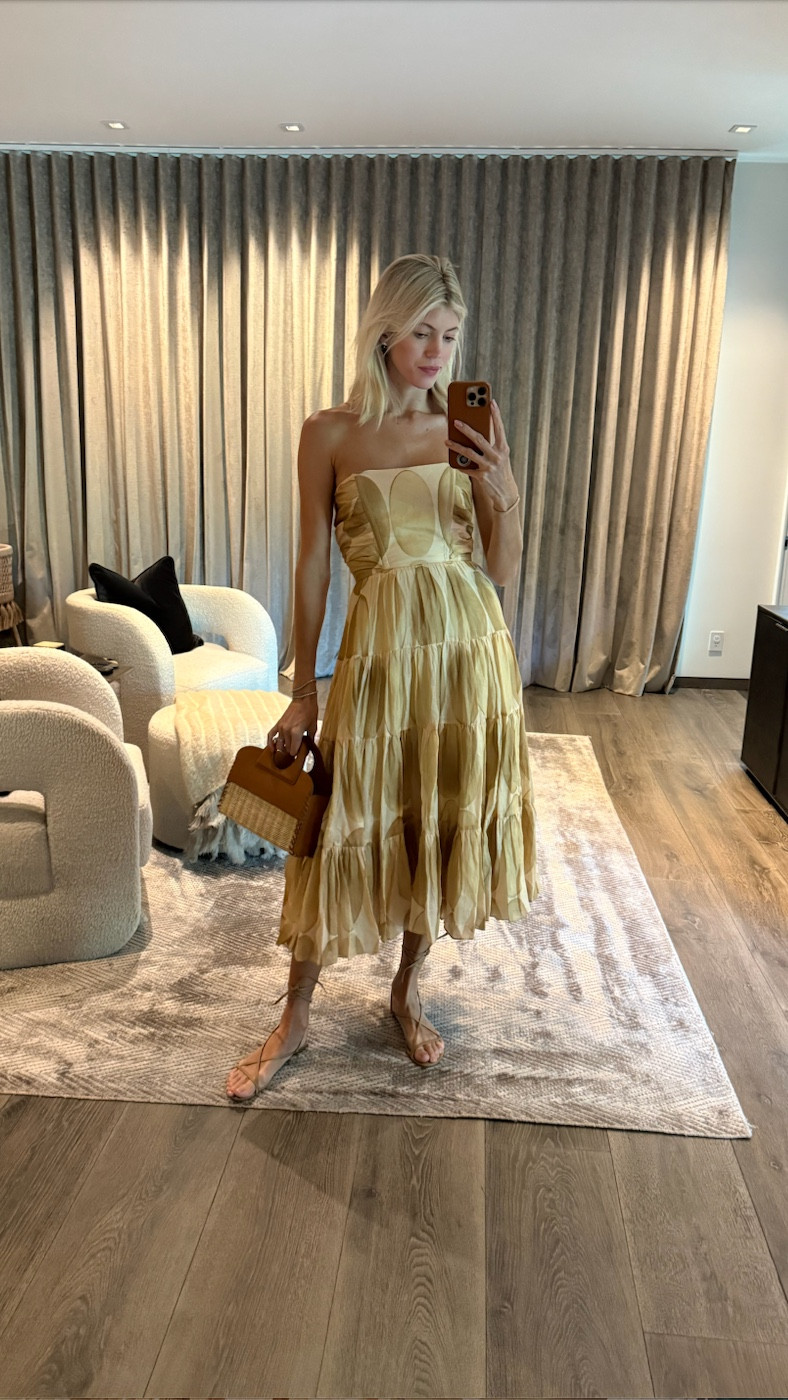 Easter outfit 🐣🤍 Love this new Alexis midi dress that also comes in another color as well! 

#LTKWatchNow #LTKStyleTip