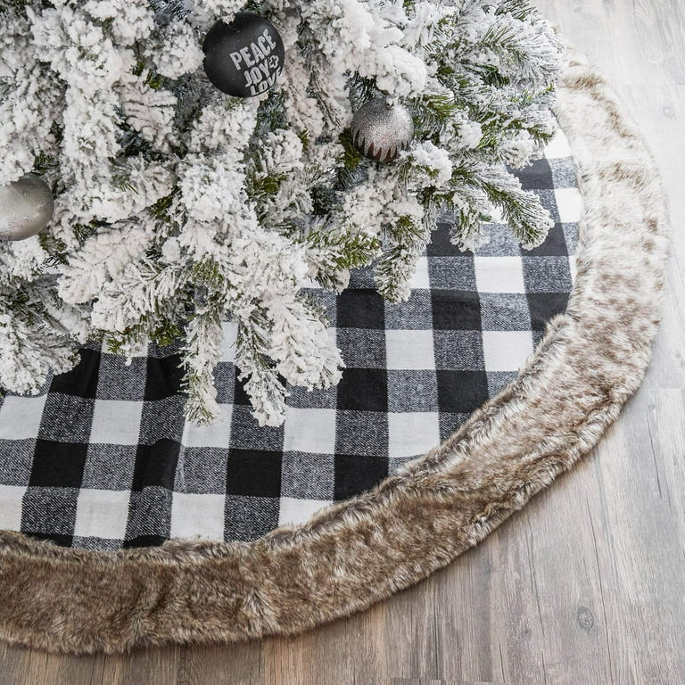 Black and White Buffalo Plaid Tree Skirt With Faux Fur Trim - 60" - Walmart.com | Walmart (US)