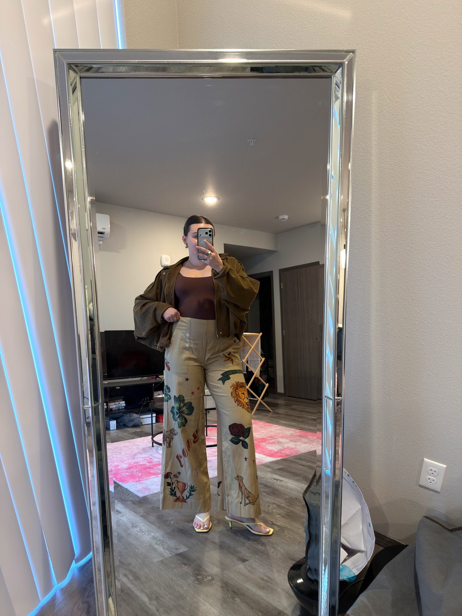 How to style statement pants for work! I have a shoot day today and these are the comfiest pants I’ve ever put on. They run through a size and are super lightweight and perfect for spring 💐

I’m wearing a L jacket and pants, M tank with size 9 heels

#LTKWorkwear #LTKootd #LTKMidsize