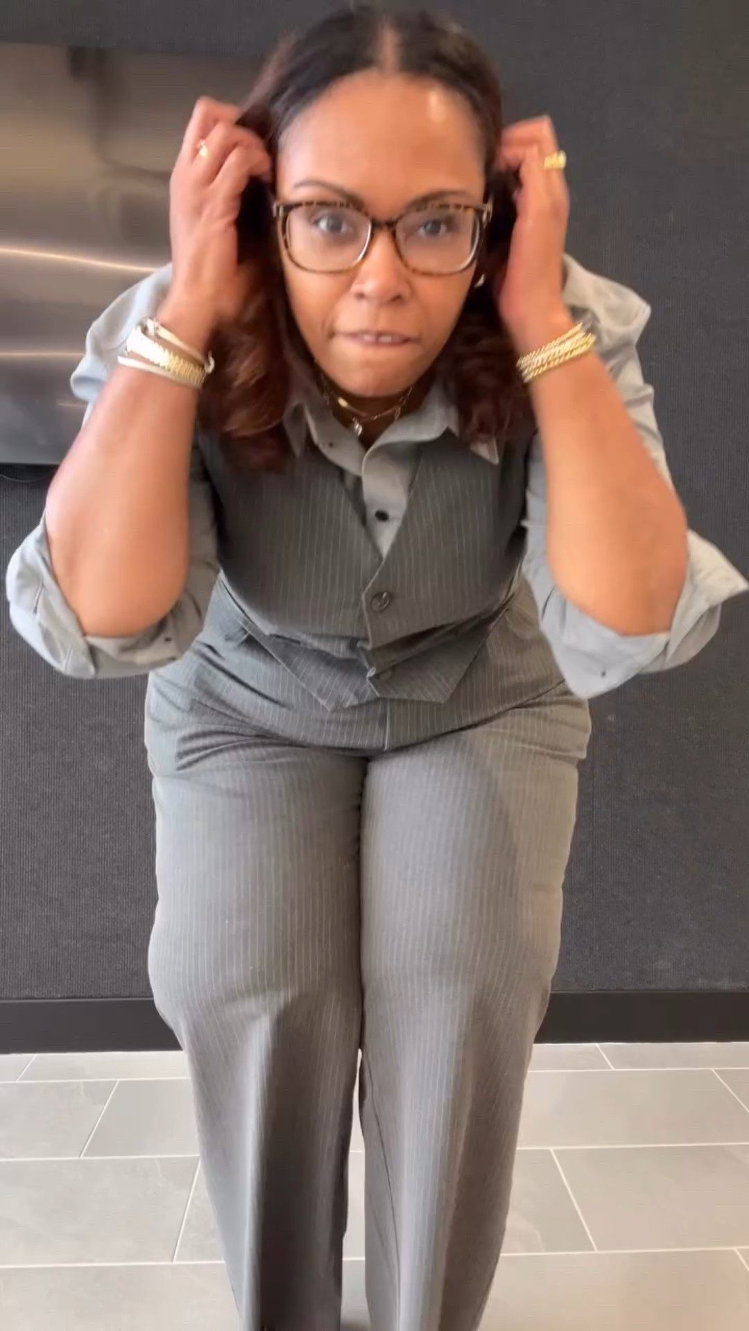 🍂 21 Days of Fall Fashion – Day 5: Gray Vest Business Casual Office Look 🍂 
Want to create a similar look? Comment SHOP below to get similar pieces linked on my LTK. ⬇

Don’t forget to save this for inspo, share it with your stylish work bestie, and follow @sherradanielle to see the rest of my 21 Days of Fall Fashion series! Head to my insta stories for the Pinterest inspo behind this look. 
• • • #plussizefallfashion #fallworkwear #falloutfitinspo #fallfridayfit #jeansandblazer #over40style #businesscasualoutfit #plussizestyleover40 #ltkfallfashion