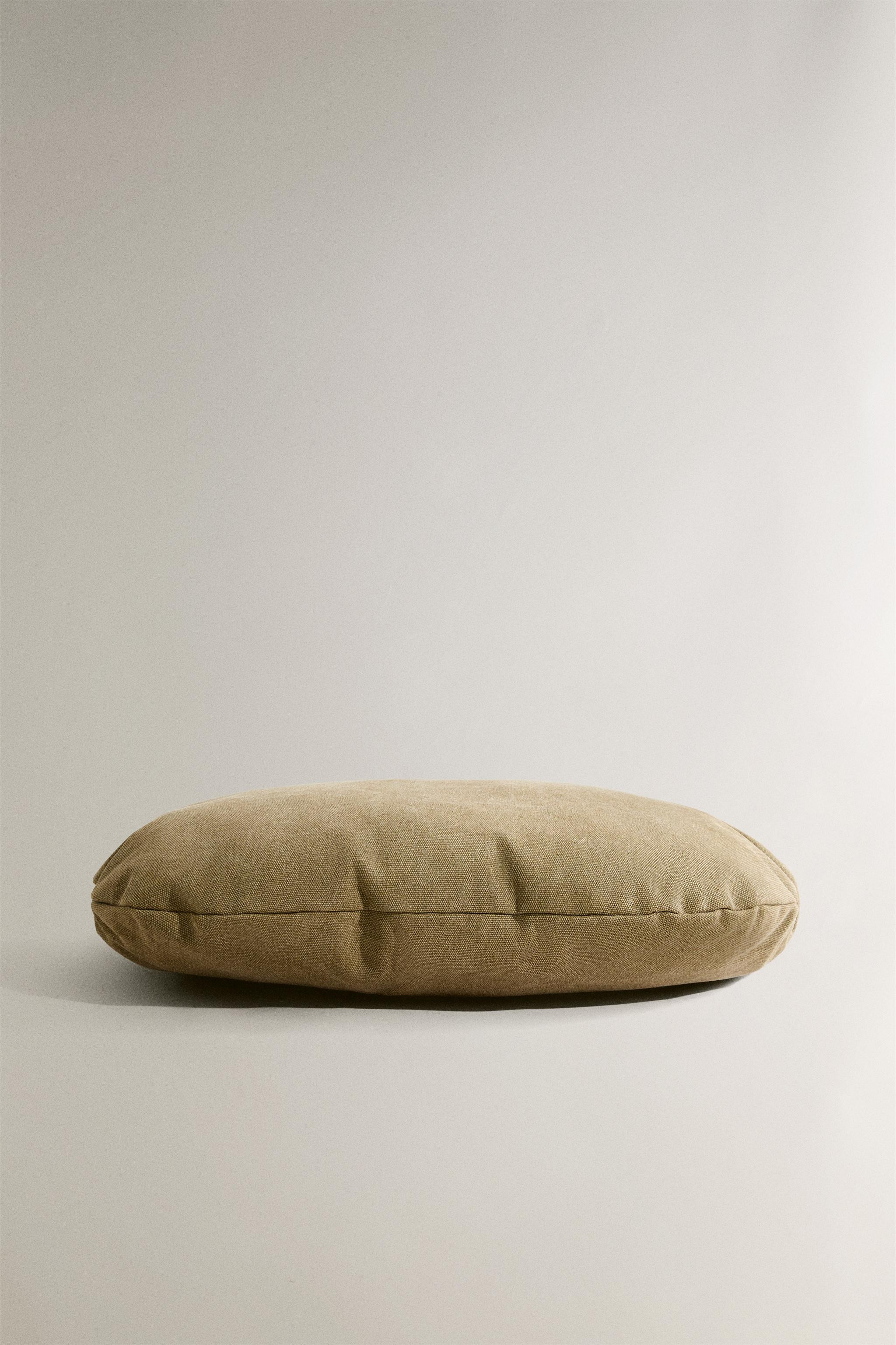 OVAL PET CUSHION | Zara US