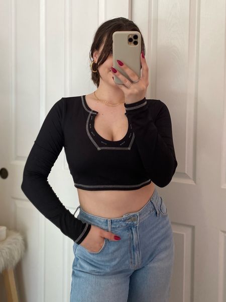 Cute Shein top!

Sizing:
- top is true to size (got a medium, size up if inbetween)
- jeans are true to size (wearing a 4R)

Shein outfits / Shein haul / Shein finds / shein basics / Shein back to school / Shein clothes / Shein fashion / Shein teen / Shein fall / Shein tops


#LTKfindsunder50 #LTKSeasonal #LTKfindsunder100