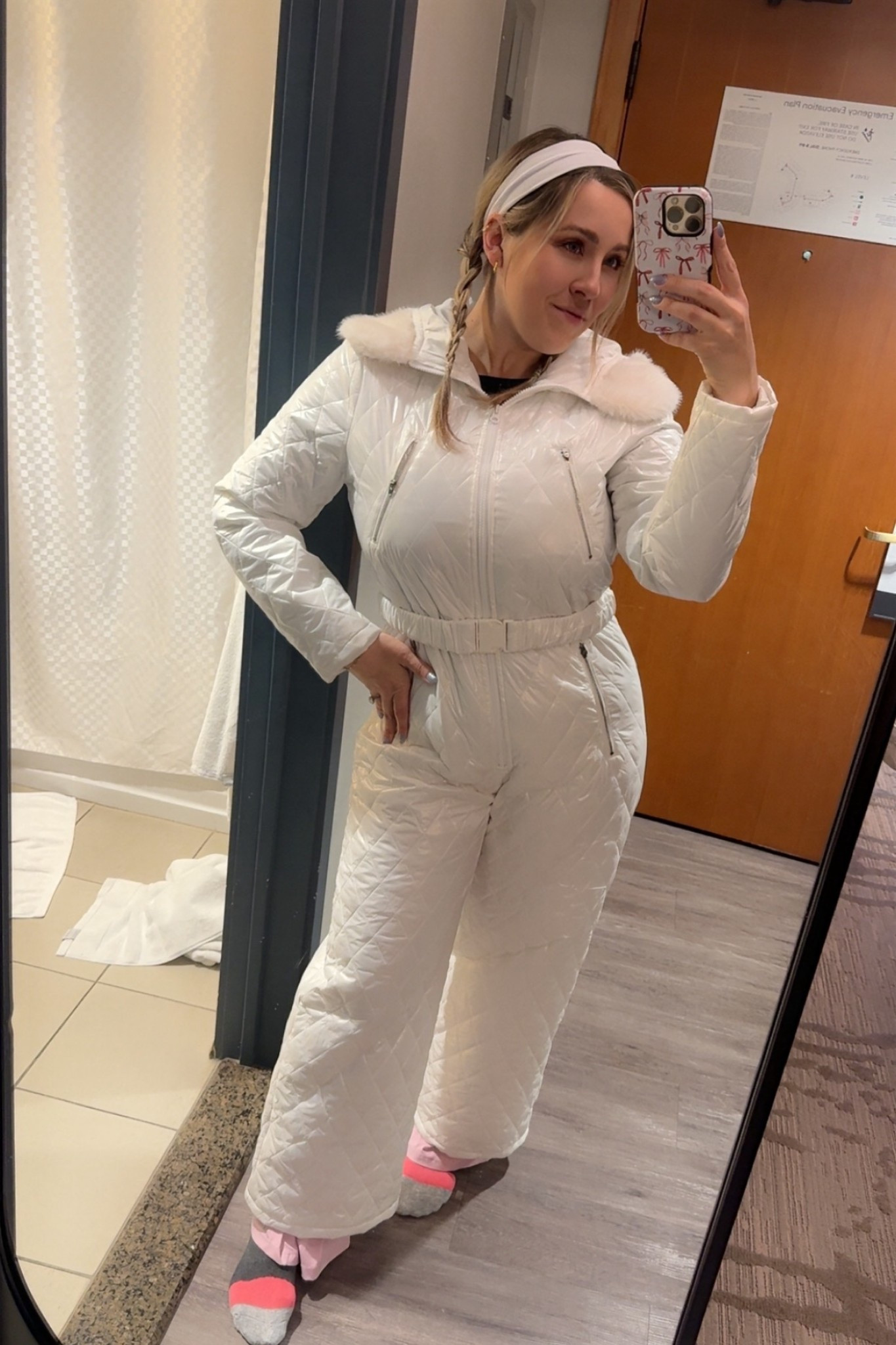 White snowsuit
Quilted snowsuit with furry hood
Snowboard outfit
Skiing outfit
Winter bride
Winter bachelorette outfit


#LTKTravel #LTKootd #LTKgrwm