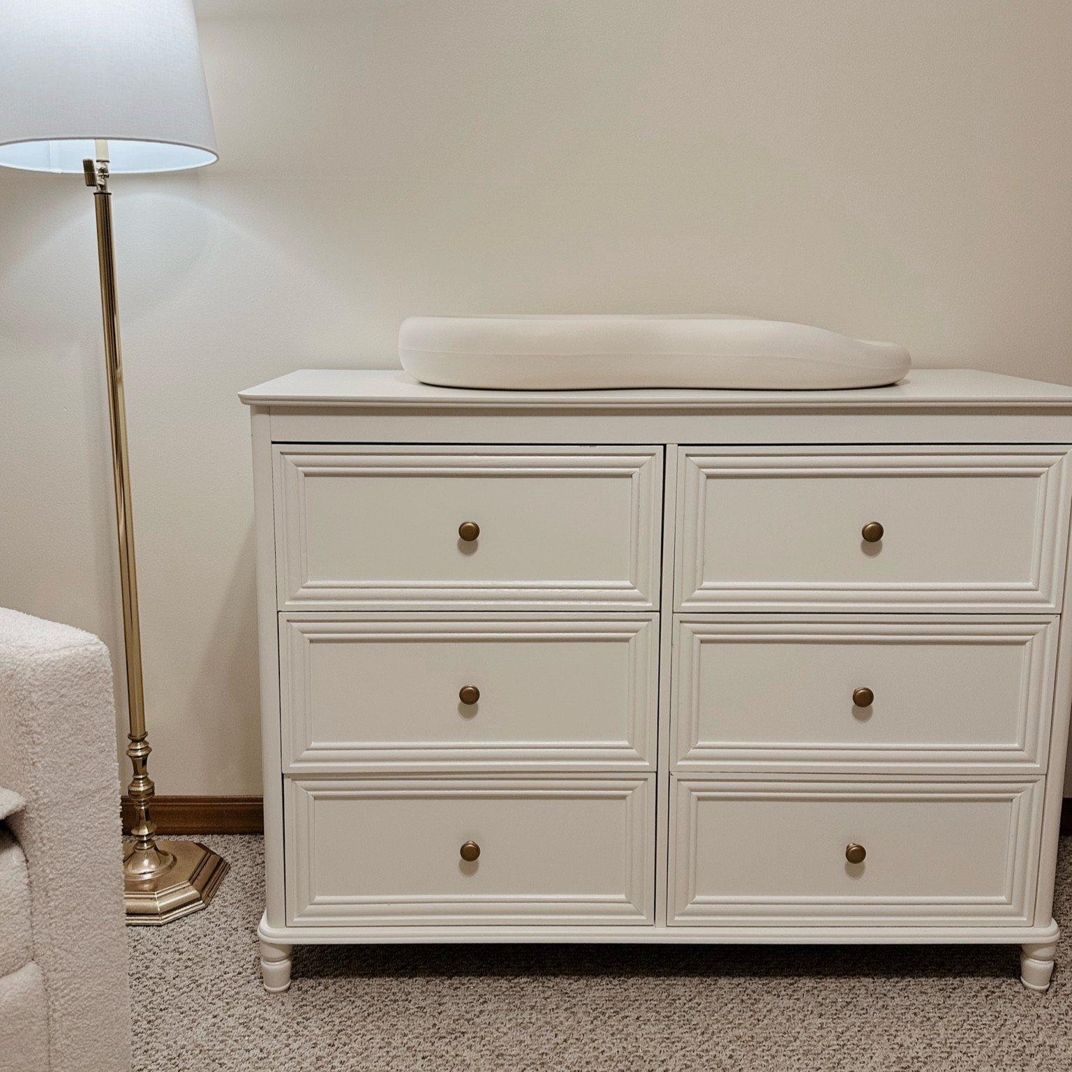 the most beautiful dresser & changing table for your nursery 🤍 

• Piper 6 Drawer Double Dresser 
• topped with the keekaroo peanut changing pad (in beige) 
 


#LTKHome #LTKBaby #LTKKids