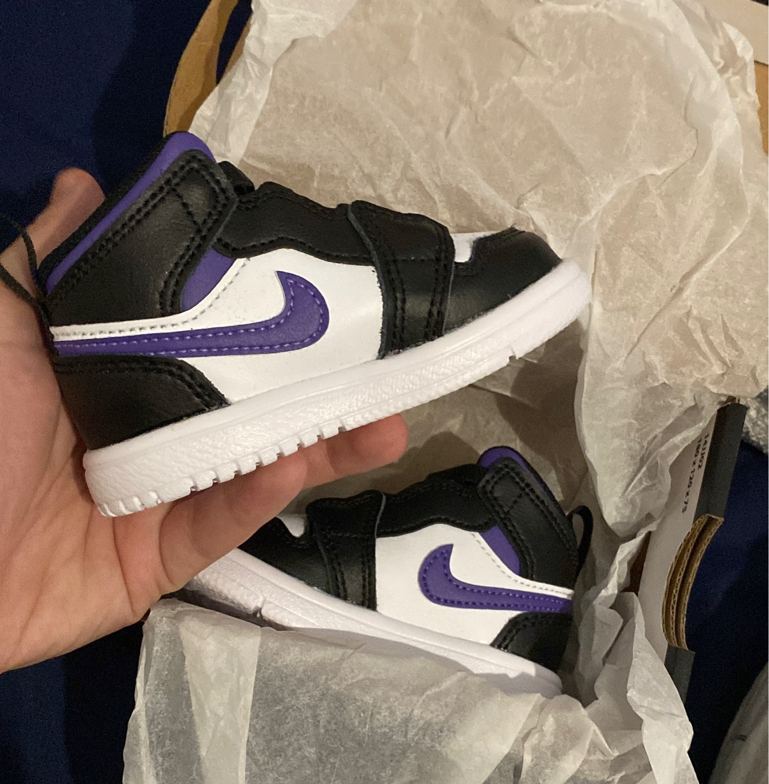 Baby Jordans 💜

Baby boy, baby boy clothes, baby boy ootd, baby boy outfit, baby clothes, neutral baby clothes, baby shoes, jordan 1, baby jordan, baby nike

#LTKbaby #LTKkids #LTKbump