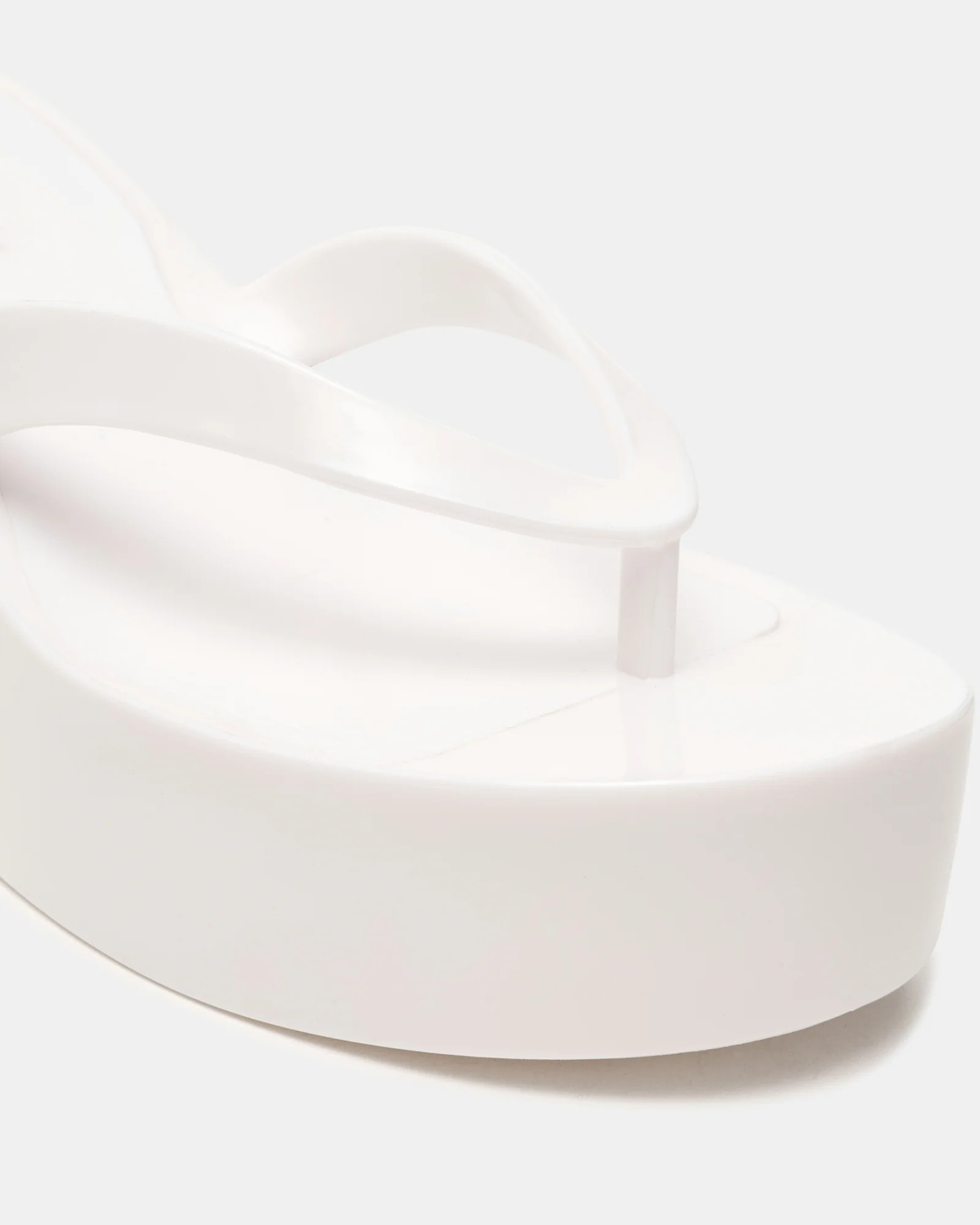 JELLA White Thong Wedge Women's Platform Sandal | Steve Madden (US)