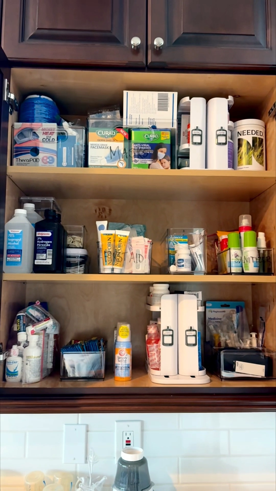 Clutter? I don’t know her 💅🏼 

Our medicine cabinet has driven me crazy for years (I organized it last about 2 years ago) and I finally decided to take care of it before leaving on vacation. I didn’t want to return in 2026 to that hot mess. 

I repurposed most of the containers I already had and added a few new ones. I’ve linked the new containers plus the ones I already had and reused. 

Reorganizing l decluttering l spring cleaning 

#LTKFindsUnder50 #LTKHome