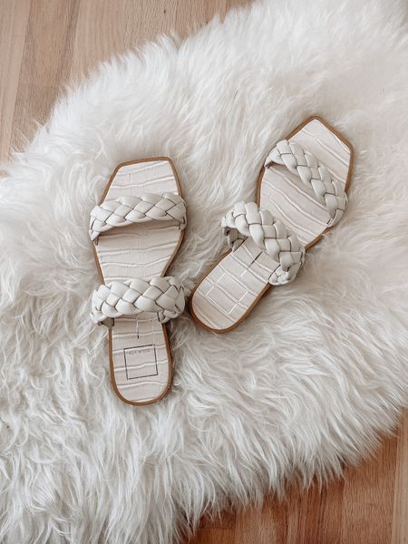 Spring sandals 🤍 linking similar options at all different price  below! 