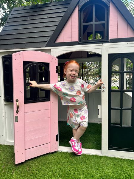 Little girl clothes
Nike dunks
Pink dunks
Spring toddler