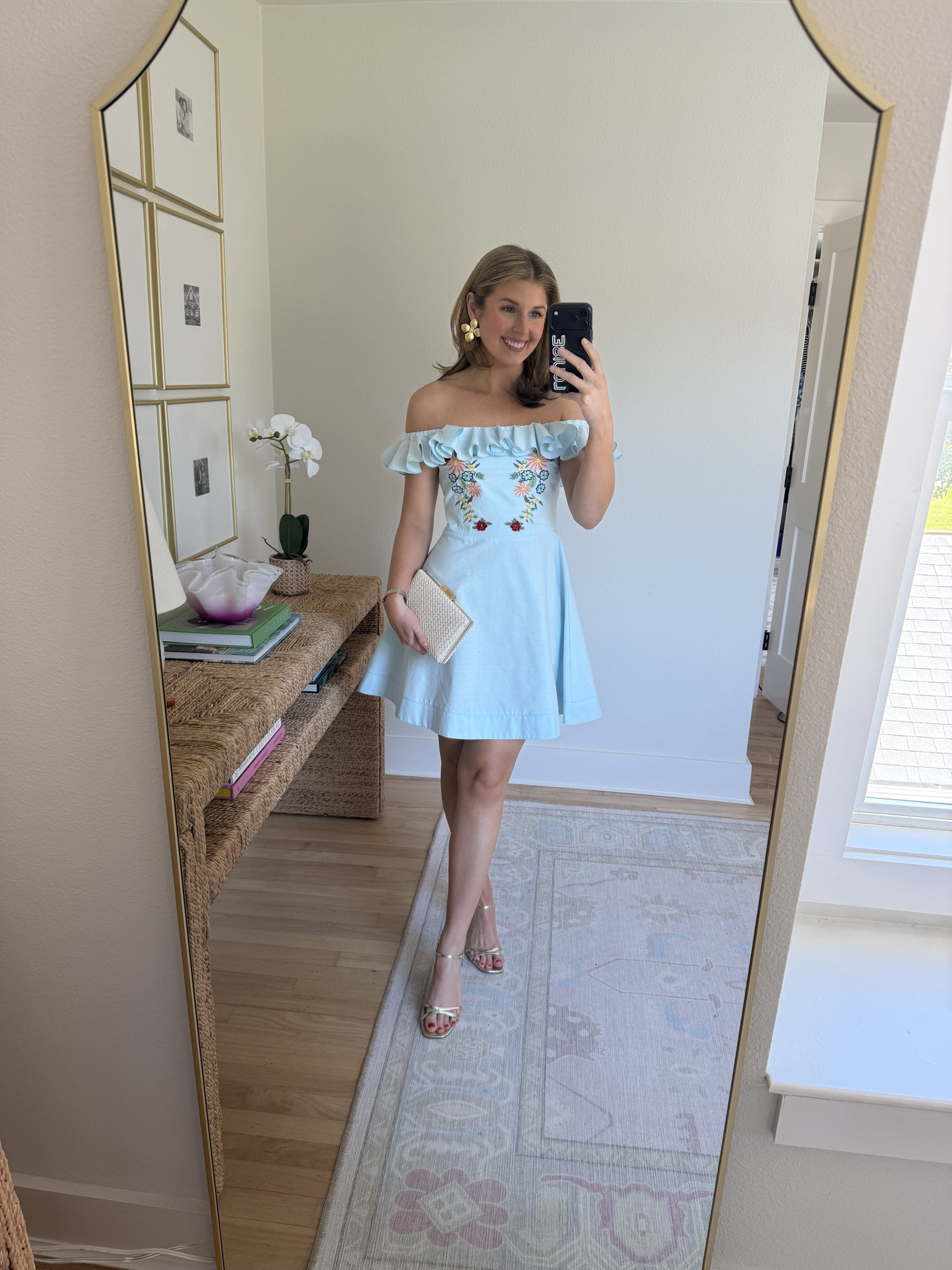 Beachy cocktail outfit idea! Wearing a S in dress 