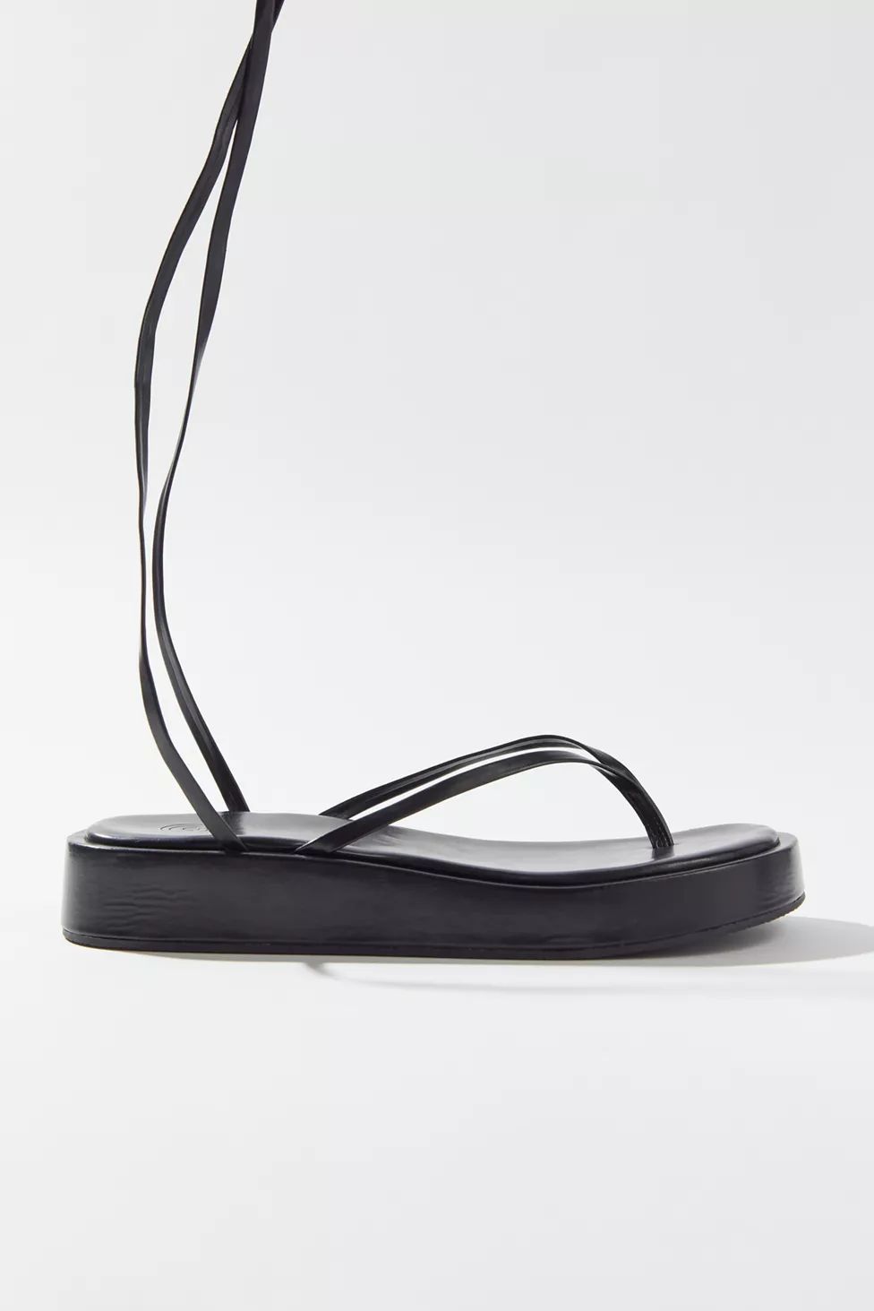 UO Jaida Platform Thong Sandal | Urban Outfitters (US and RoW)