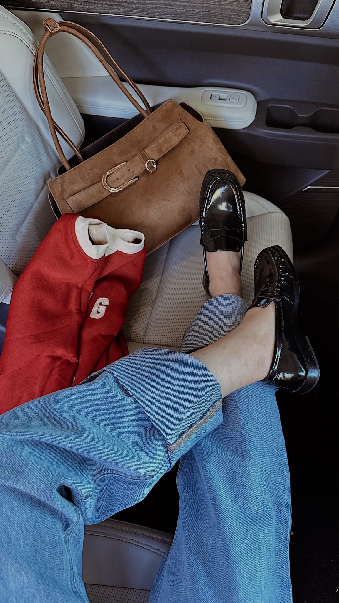 Weekend finds under $50 — these loafers are surprisingly comfortable, and now I’m tempted to go back for the burgundy pair too.

#LTKShoeCrush #LTKFindsUnder50