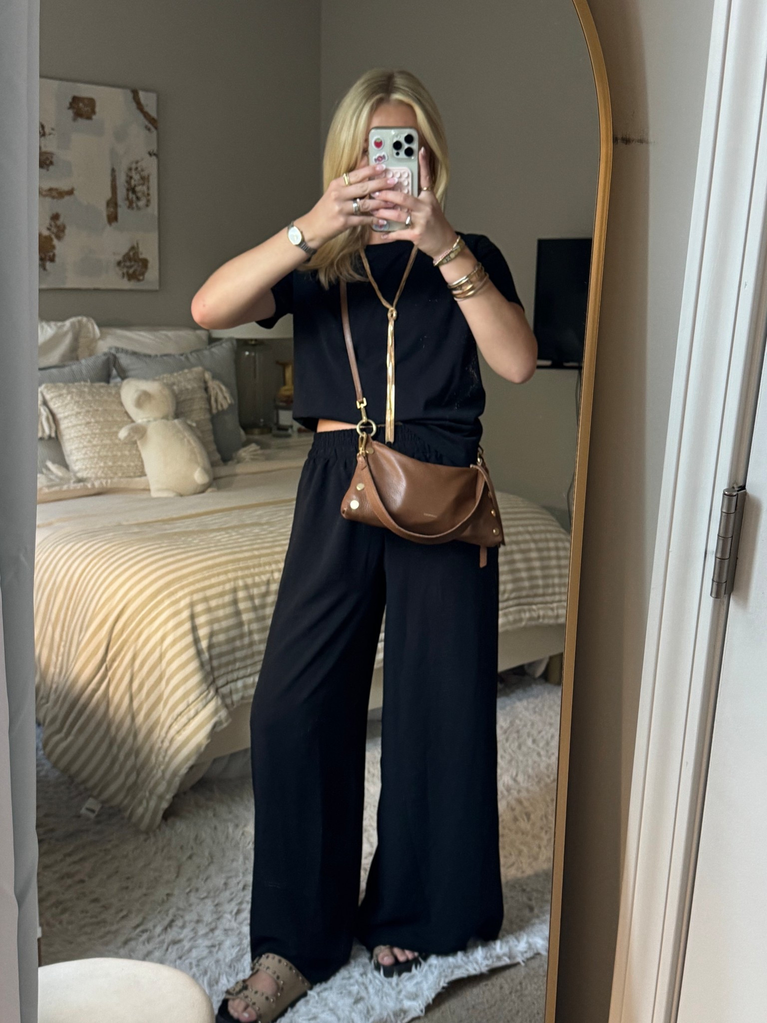 pants are flowy palazzo pants from Zara!
Size: small in top and bottoms!