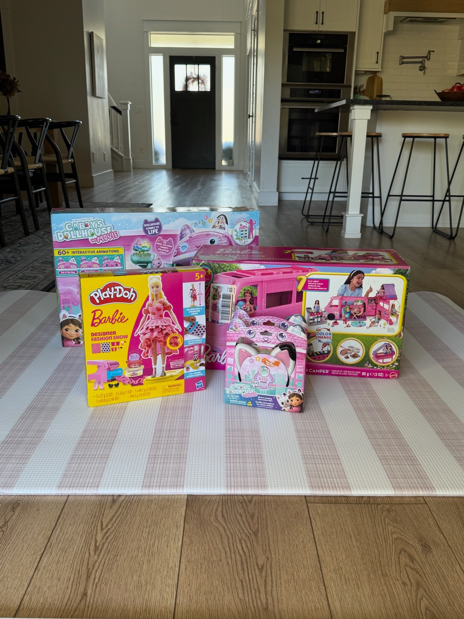 
#ad #TargetPartner sharing all the top toys of the season! 🎄 @target Listen y’all - we tested alllll of Target’s top toys, from Barbie, Gabby’s Dollhouse, kinetic sand, the Hot Wheels/Mario Kart race track, and more. My kiddos loved EVERYTHING, and I can confidently say that yours will too! 

These all have a high sell-out risk, so don’t wait! Plus won’t it be nice to officially check “holiday gifts” off the list?! 🙌

Linked on my @shop.ltk @shannonwillardson #ad #TargetFinds #Target #Toys #liketkit https://liketk.it/5qwAh 
