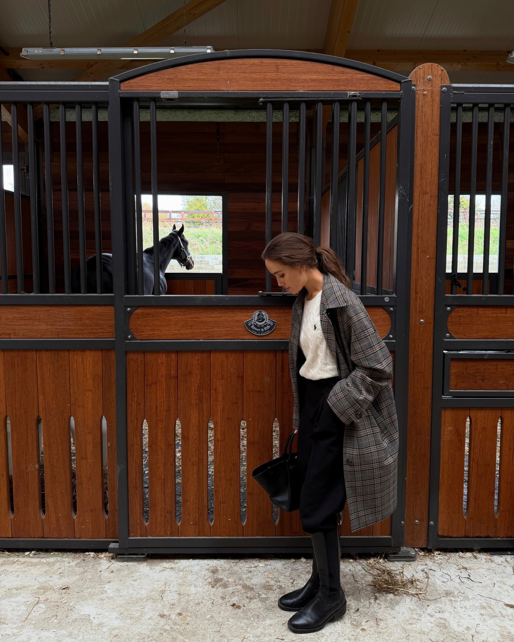 Days at the barn🤎 wearing a white cable knit by Ralph Lauren, Zara pants, H&M coat and Massimo Dutti boots

#LTKautumn #LTKuk