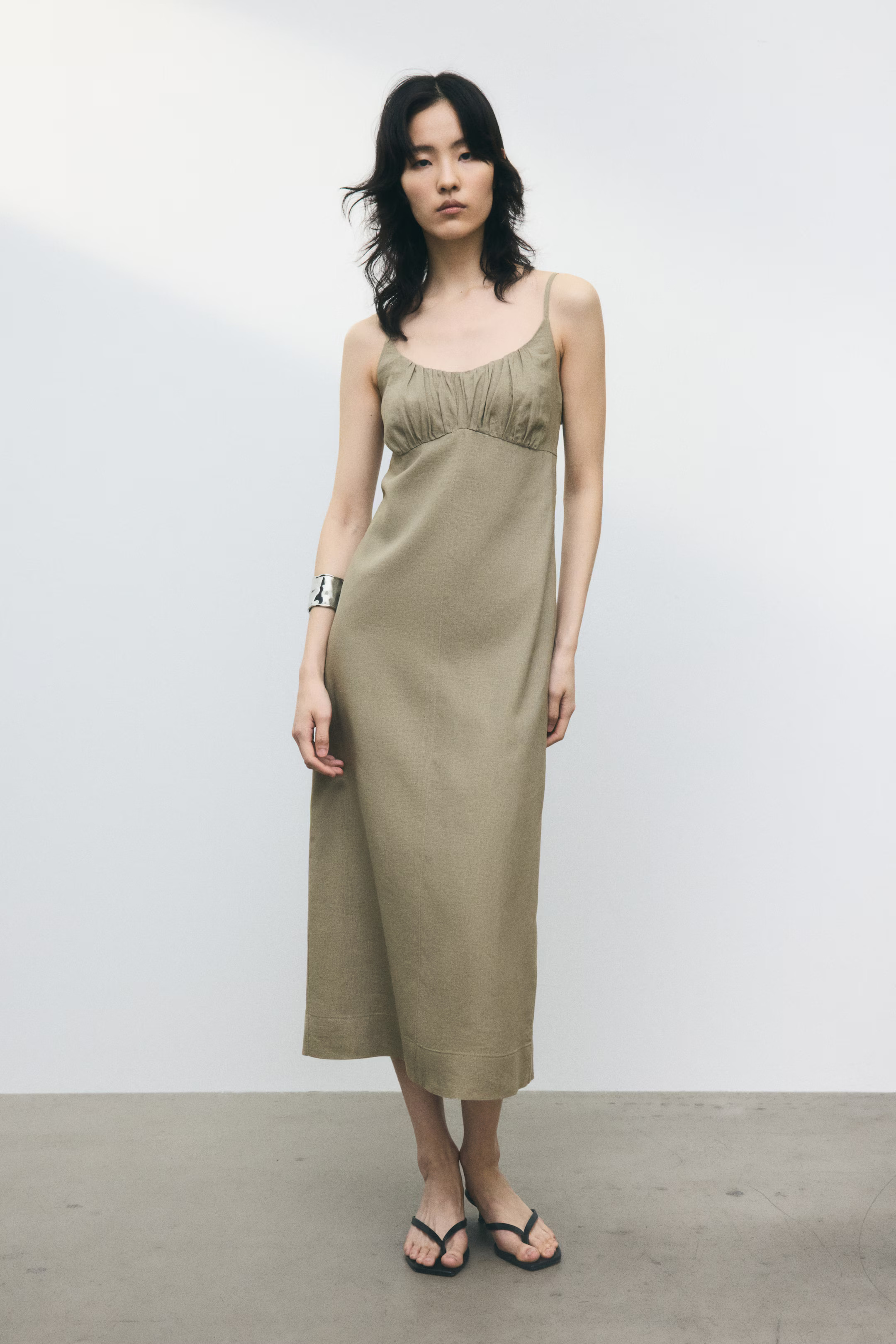 Linen-blend strappy dress | H&M (UK, MY, IN, SG, PH, TW, HK)