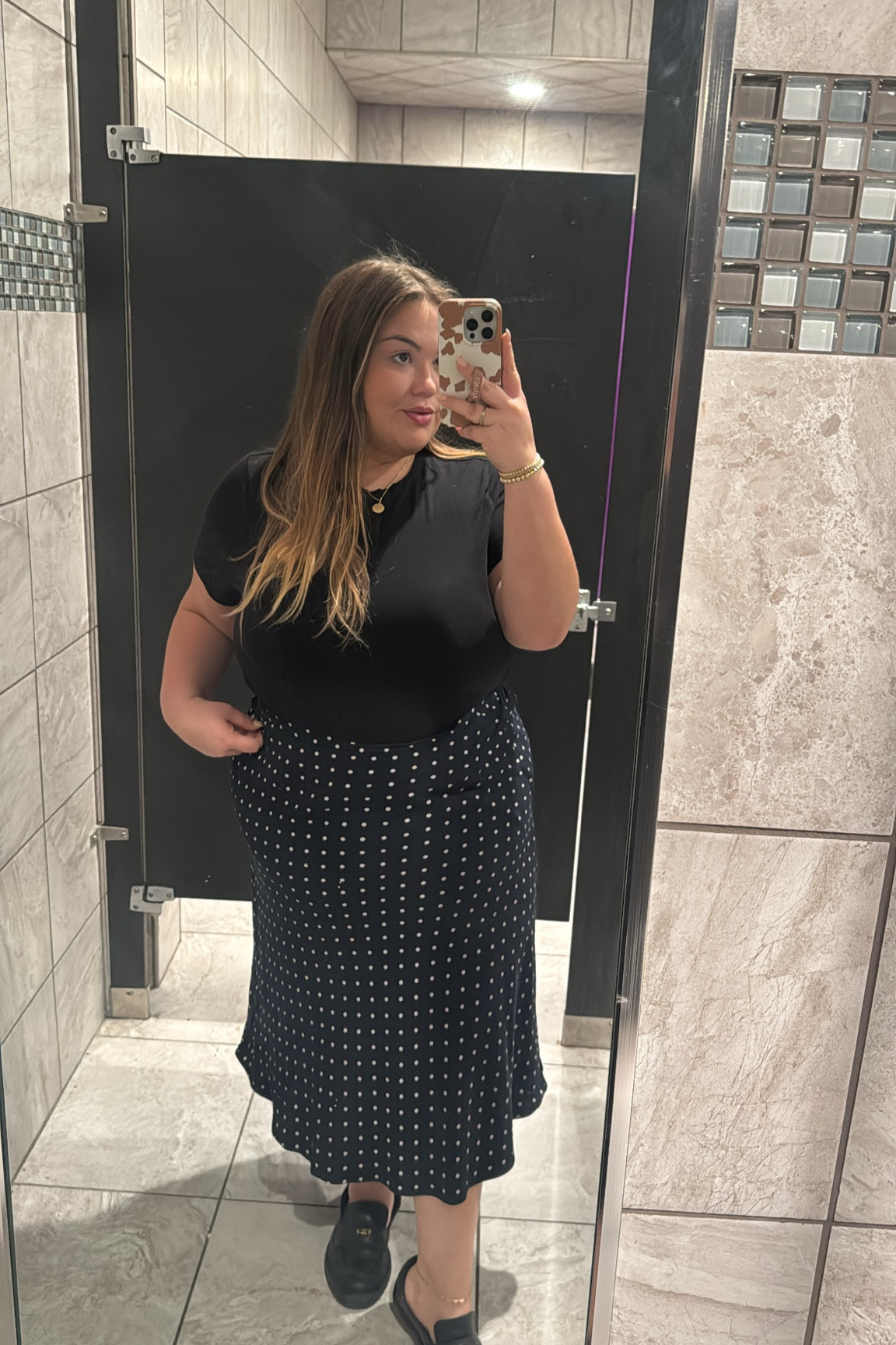 such a cute work staple skirt 😍