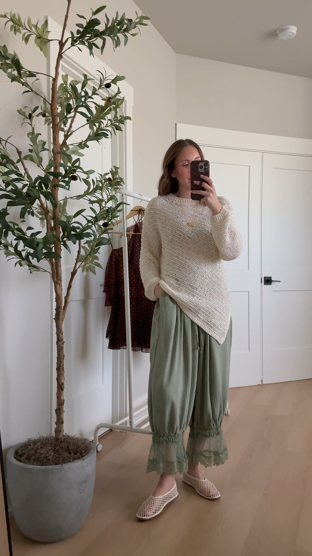 Teacher outfit idea🍎 these pants are so unique! They are a lightweight linen and have the cutest hem with a stretchy pull on waist so they are COMFY! Wearing a size small and a small sweater

Teacher outfit idea, teacher style, classroom outfit, classroom style, pull on pants, Amazon find 
