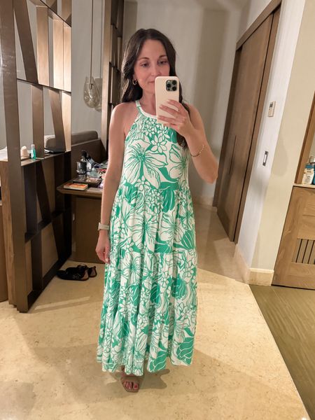 I’ve never been a Lilly fan, but this dress was perfect for dinner on our trip to Mexico. Runs a tad large, I’m wearing an xs.

#LTKSeasonal #LTKtravel