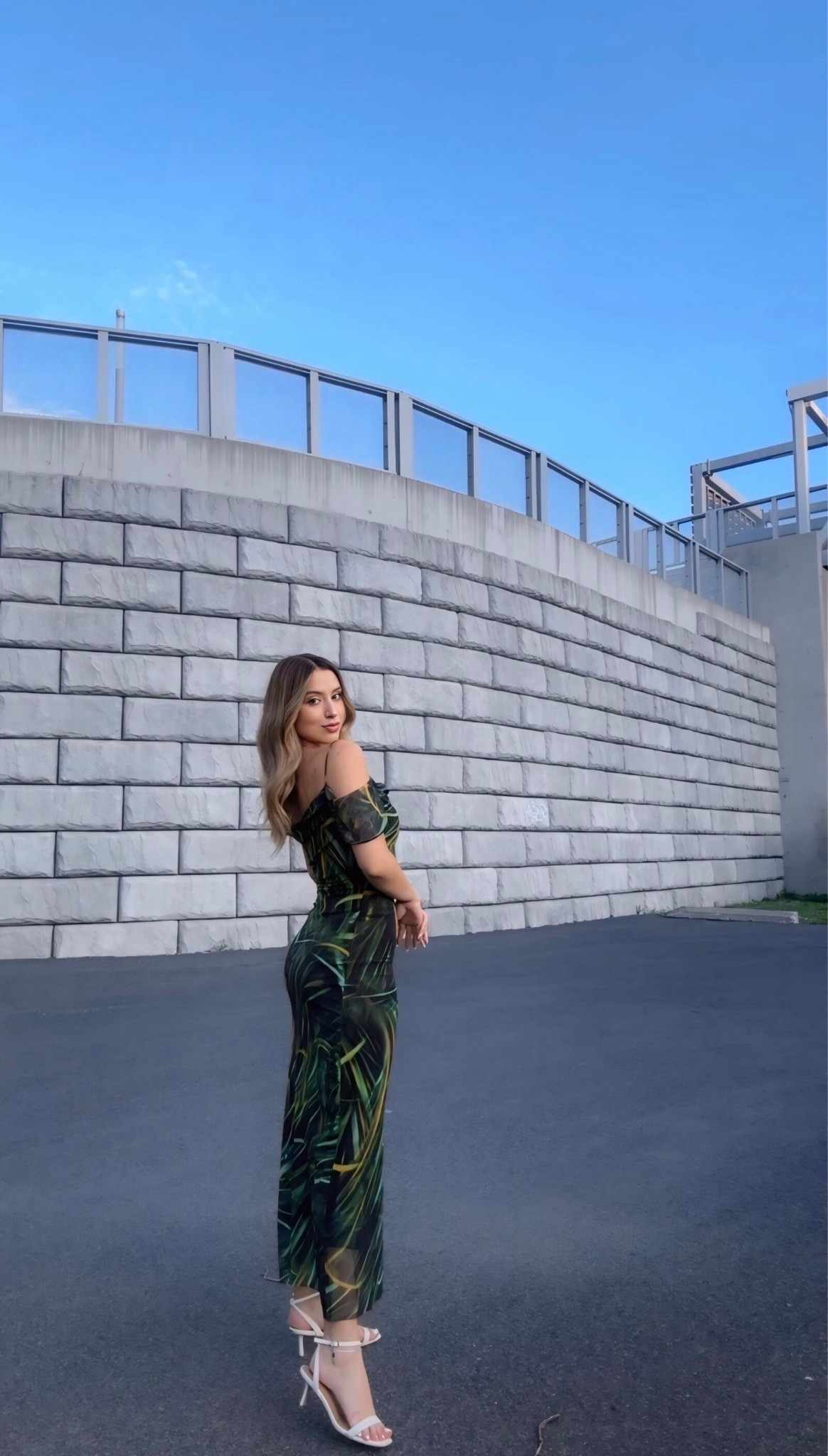 Ou never go wrong with a long dress

#LTKcanada #LTKdresses #LTKdatenight