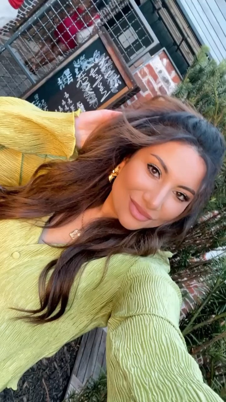 Love this summer outfit, all from Shein! This green quilted bag is a great Zara dupe, I loved it so much that I purchased it in almost every color! I also added a few other colors/similar styles to the purse and heels I’m wearing that I also have. 

Matching set 
2 piece set
Zara dupe
Green outfit 
Summer outfit 
Summer style 
Spring style 
Spring outfit 


#LTKunder50 #LTKFind #LTKSale