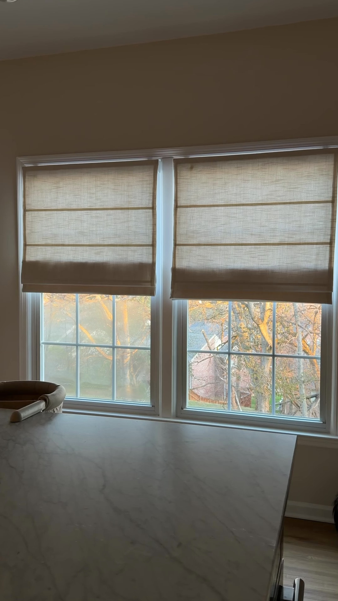 Motorized remote control Roman shades link 