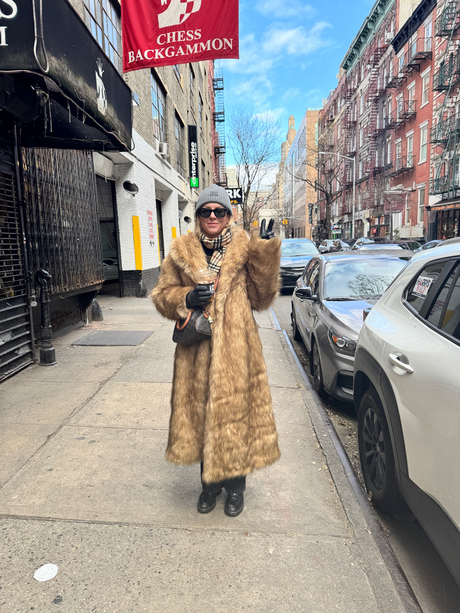 It’s 31°F in NYC. I’m staying warm thanks to my new coat (it’s vegan). I’m wearing a size S and it has room for a sweater underneath. 